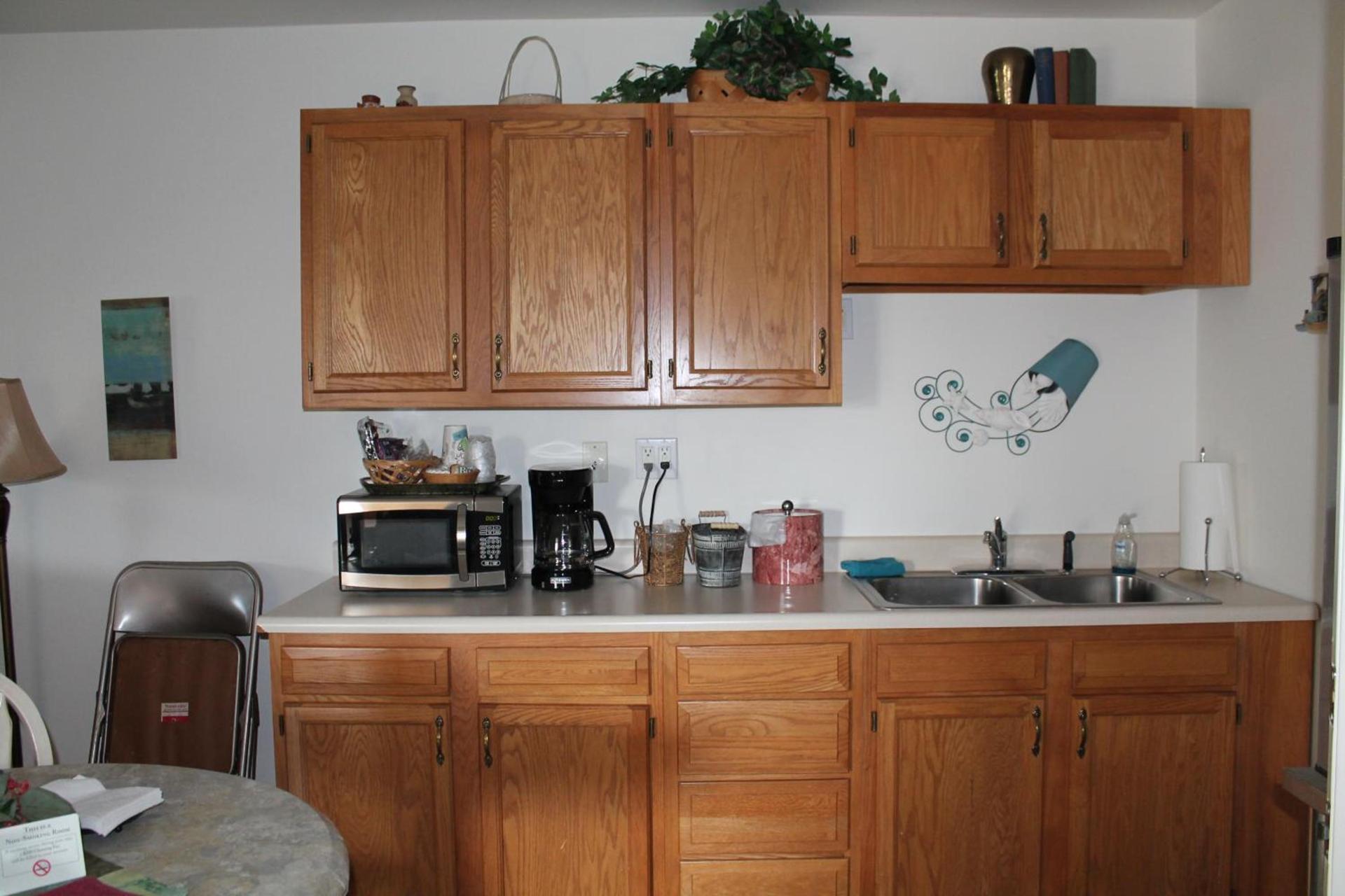American Host Inn photo 17