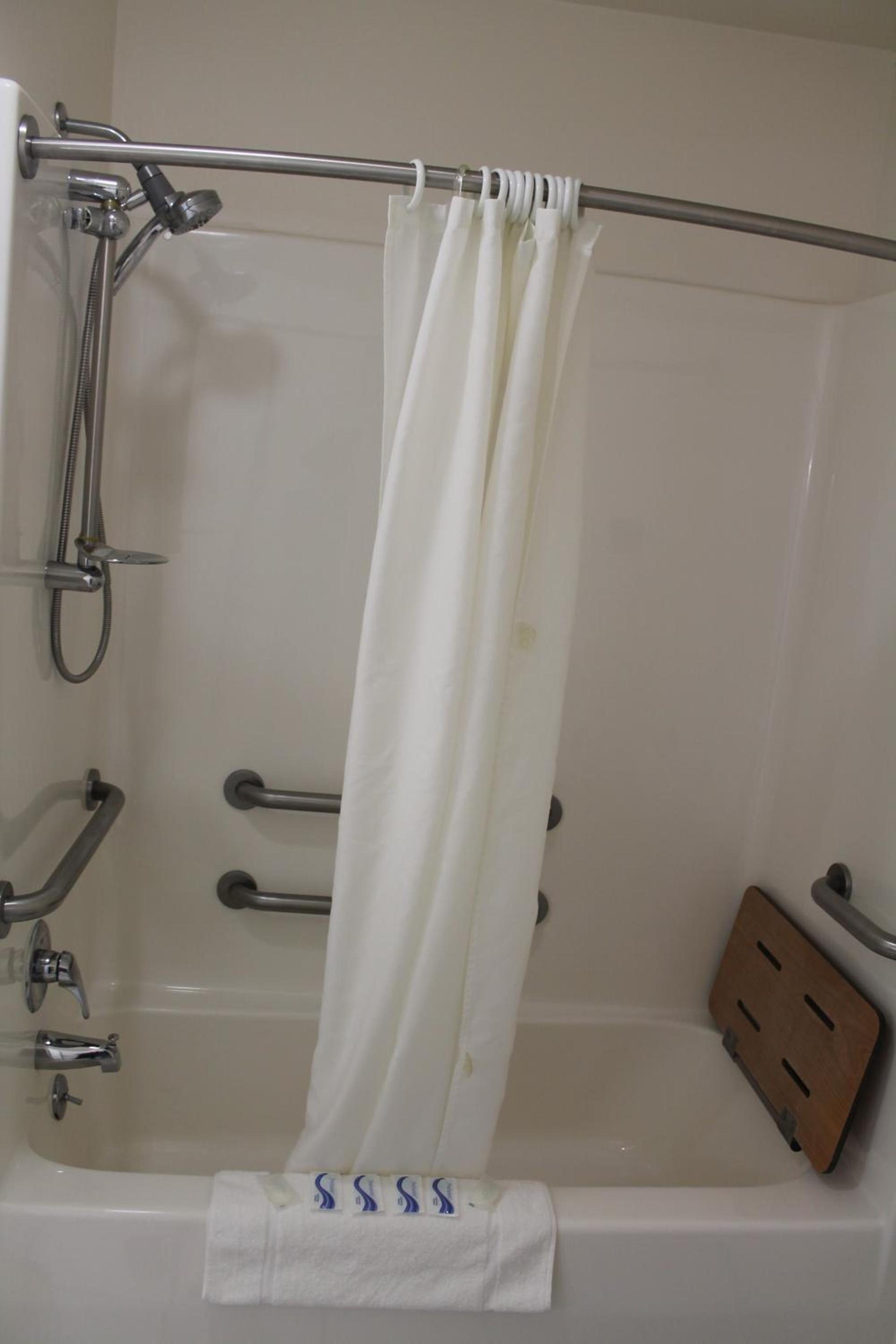American Host Inn photo 21