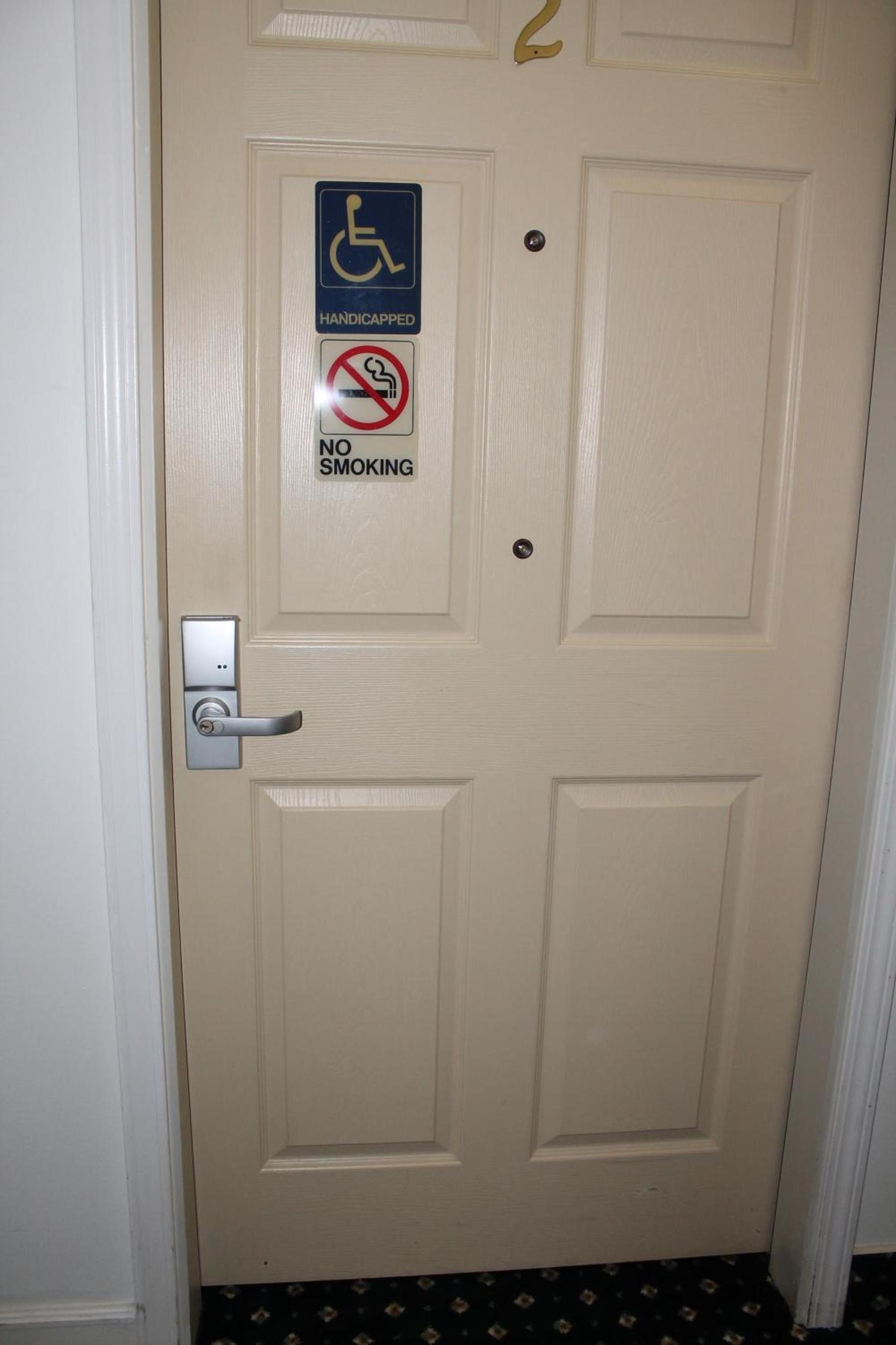American Host Inn photo 18