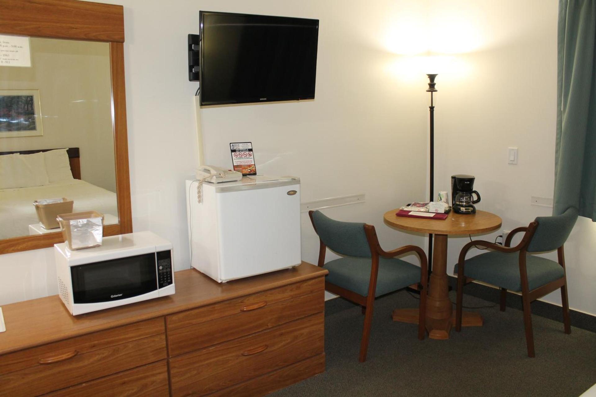 American Host Inn photo 26