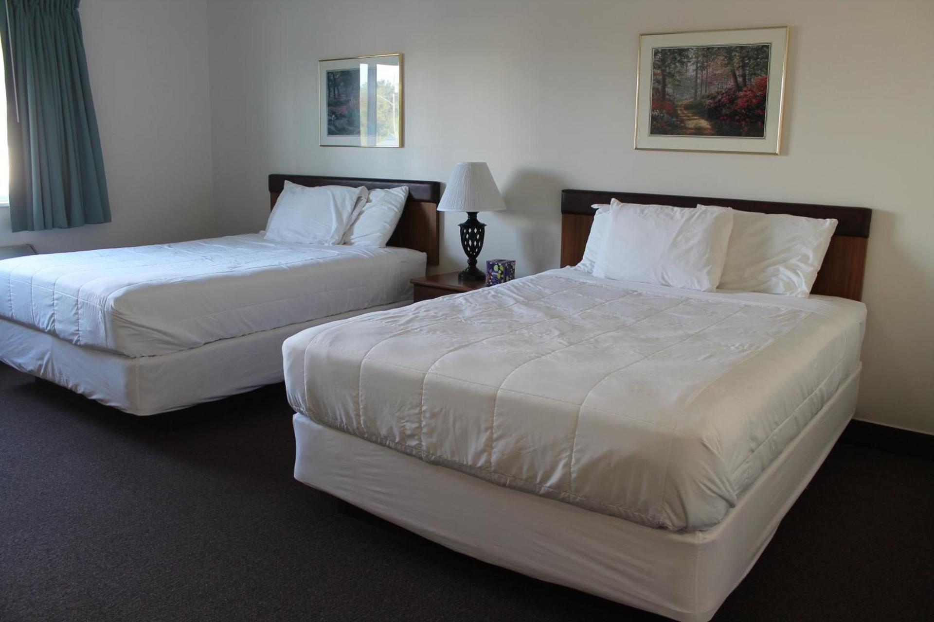 American Host Inn photo 23