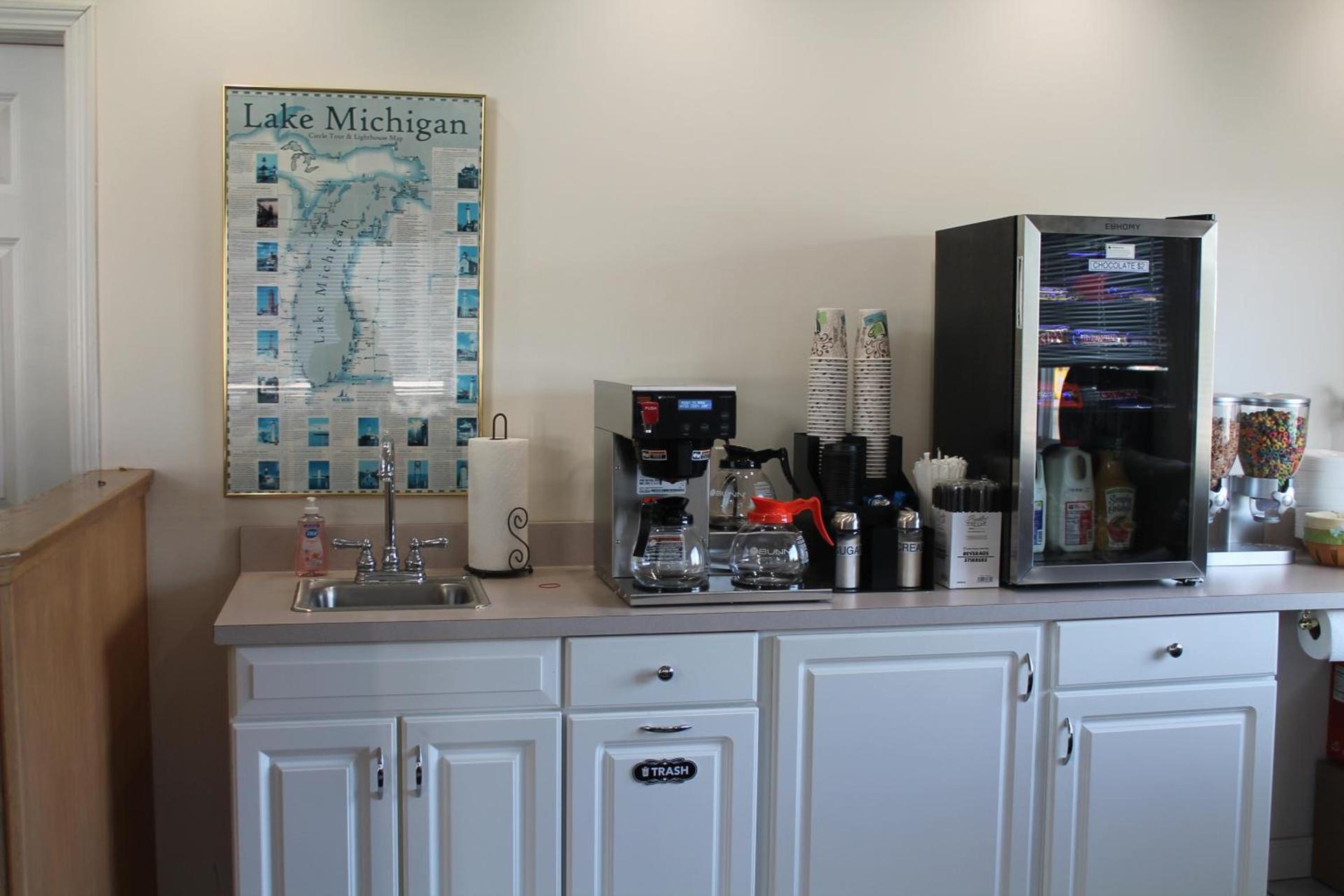 American Host Inn photo 7