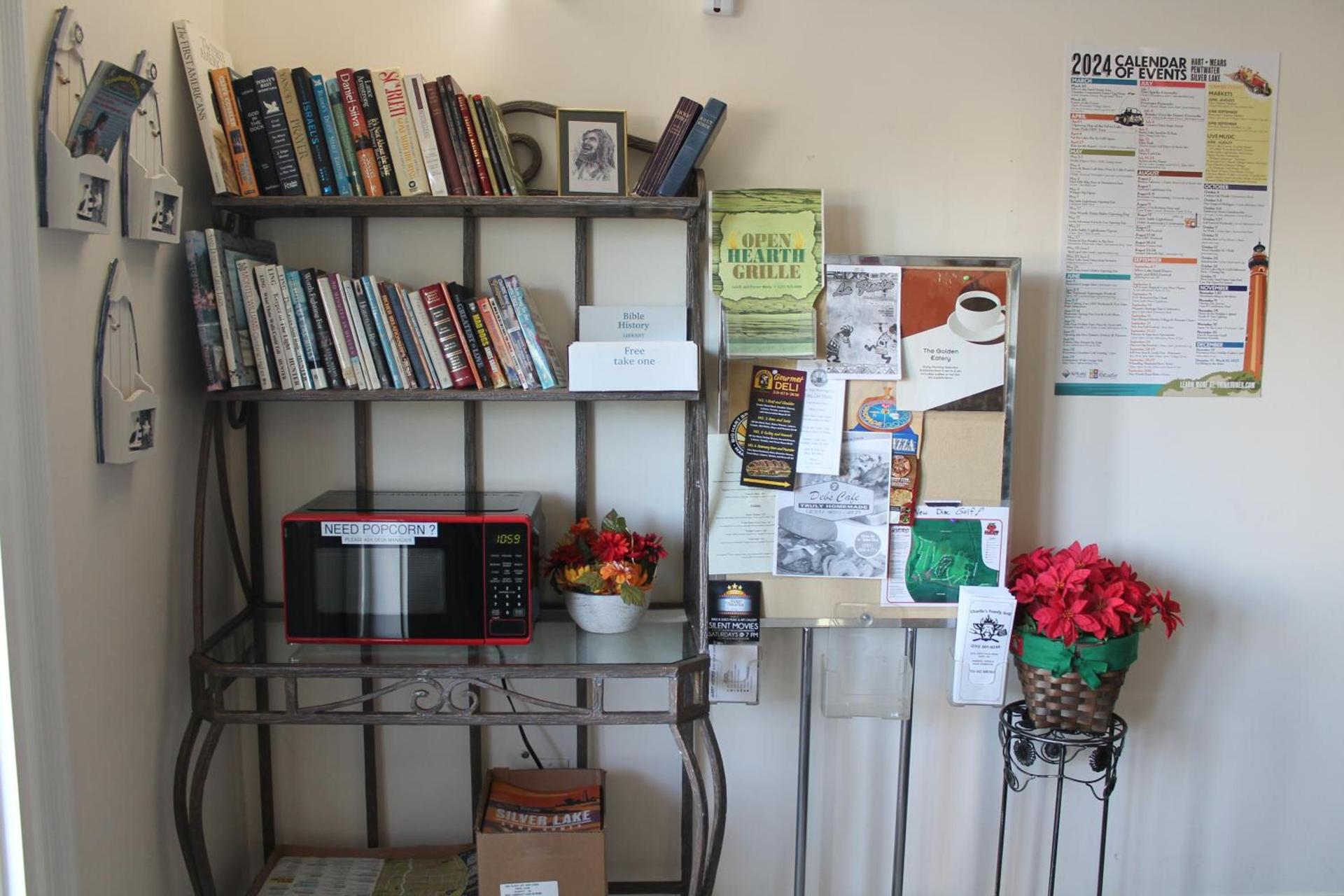 American Host Inn photo 11