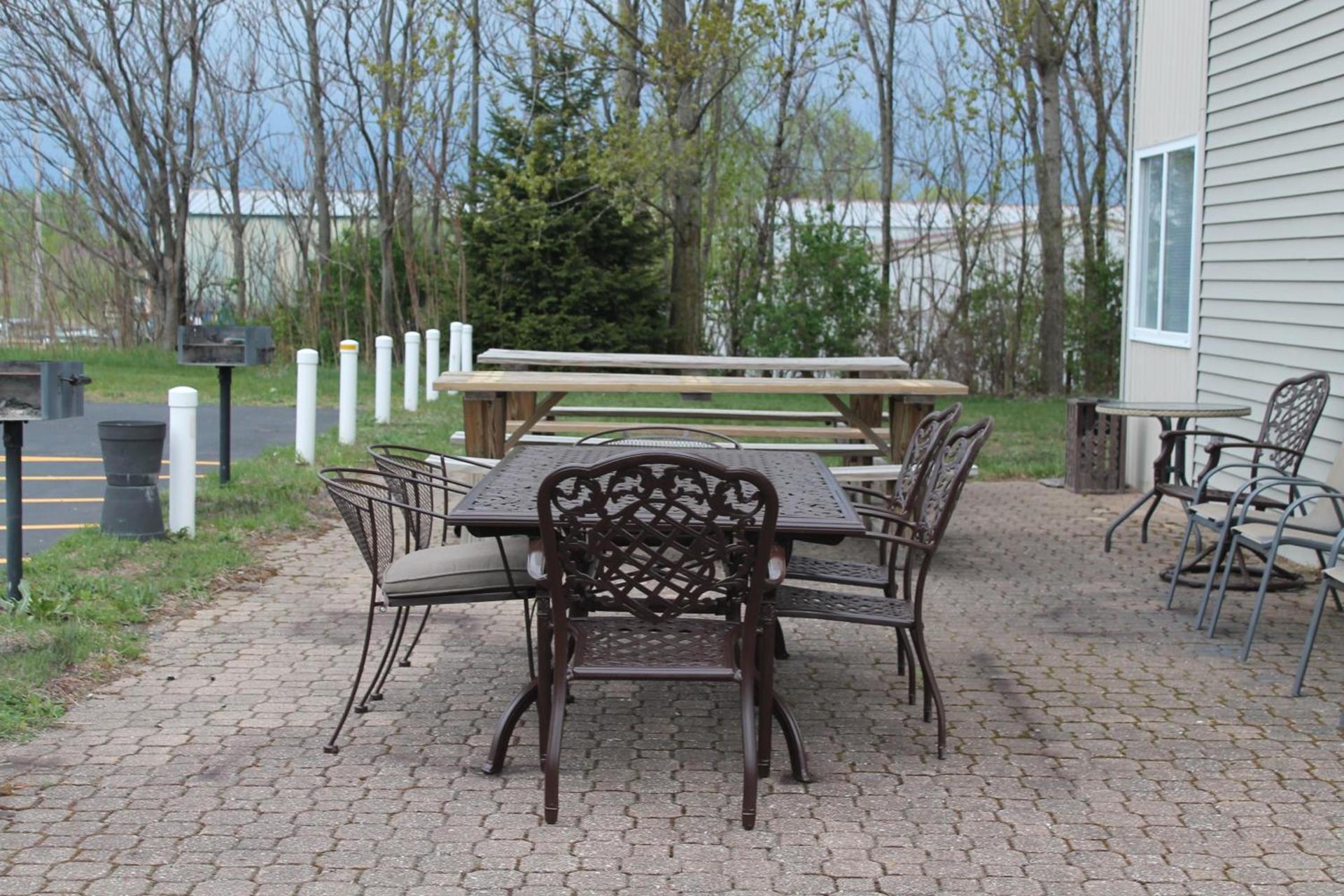 American Host Inn photo 12