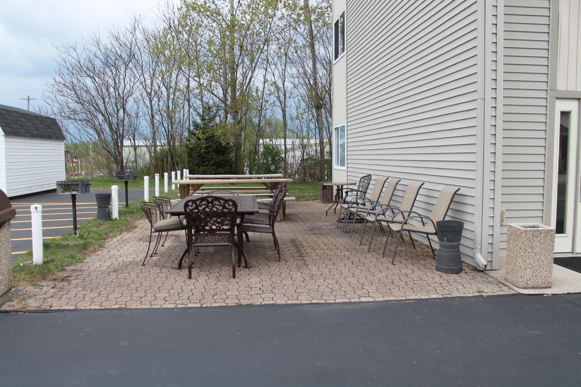 American Host Inn photo 13