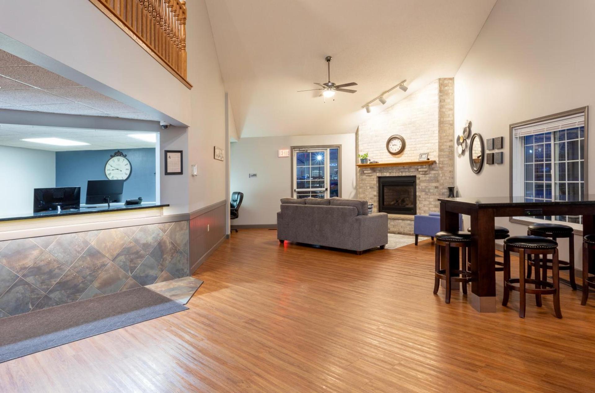 Paynesville Inn & Suites photo 4