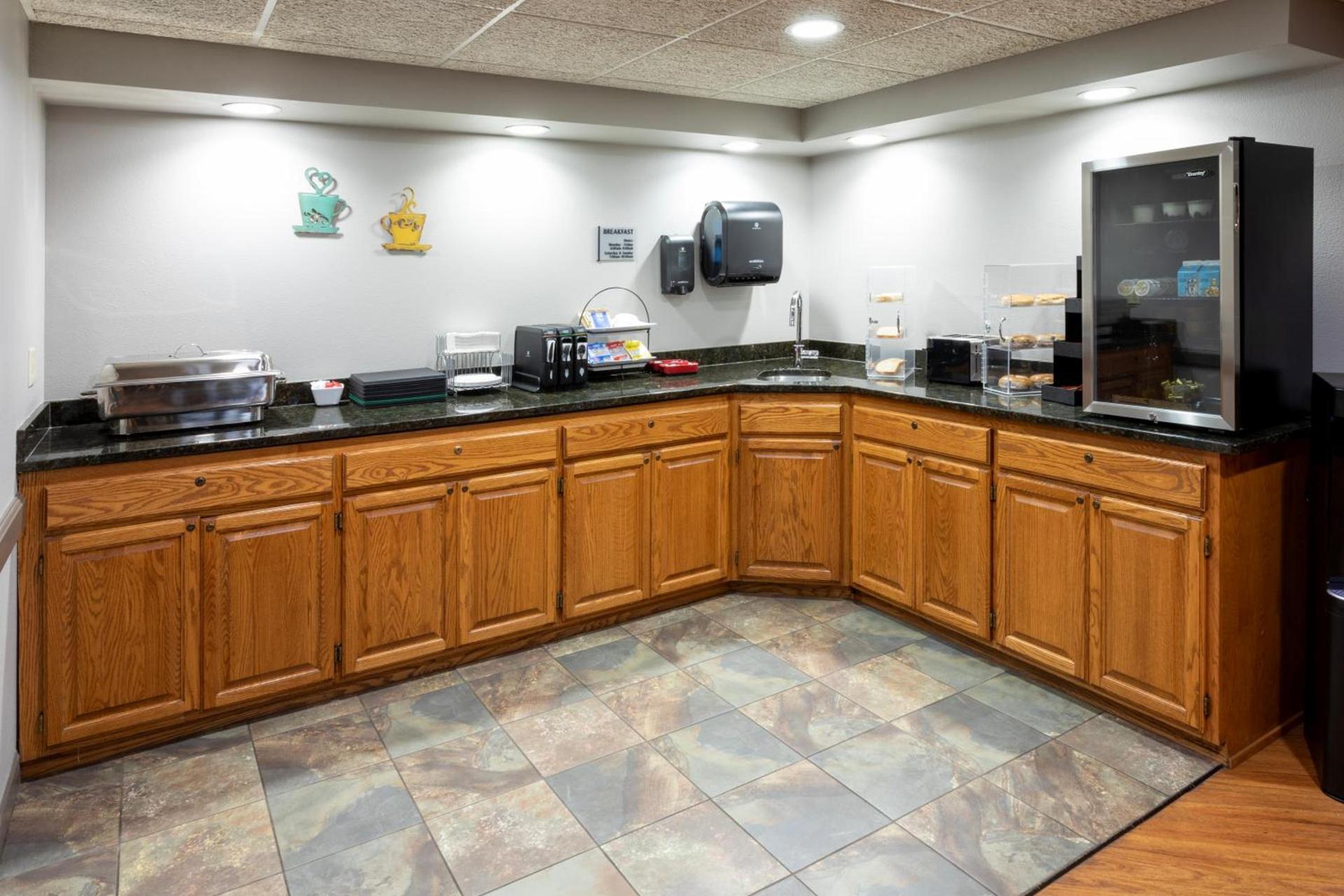 Paynesville Inn & Suites photo 14
