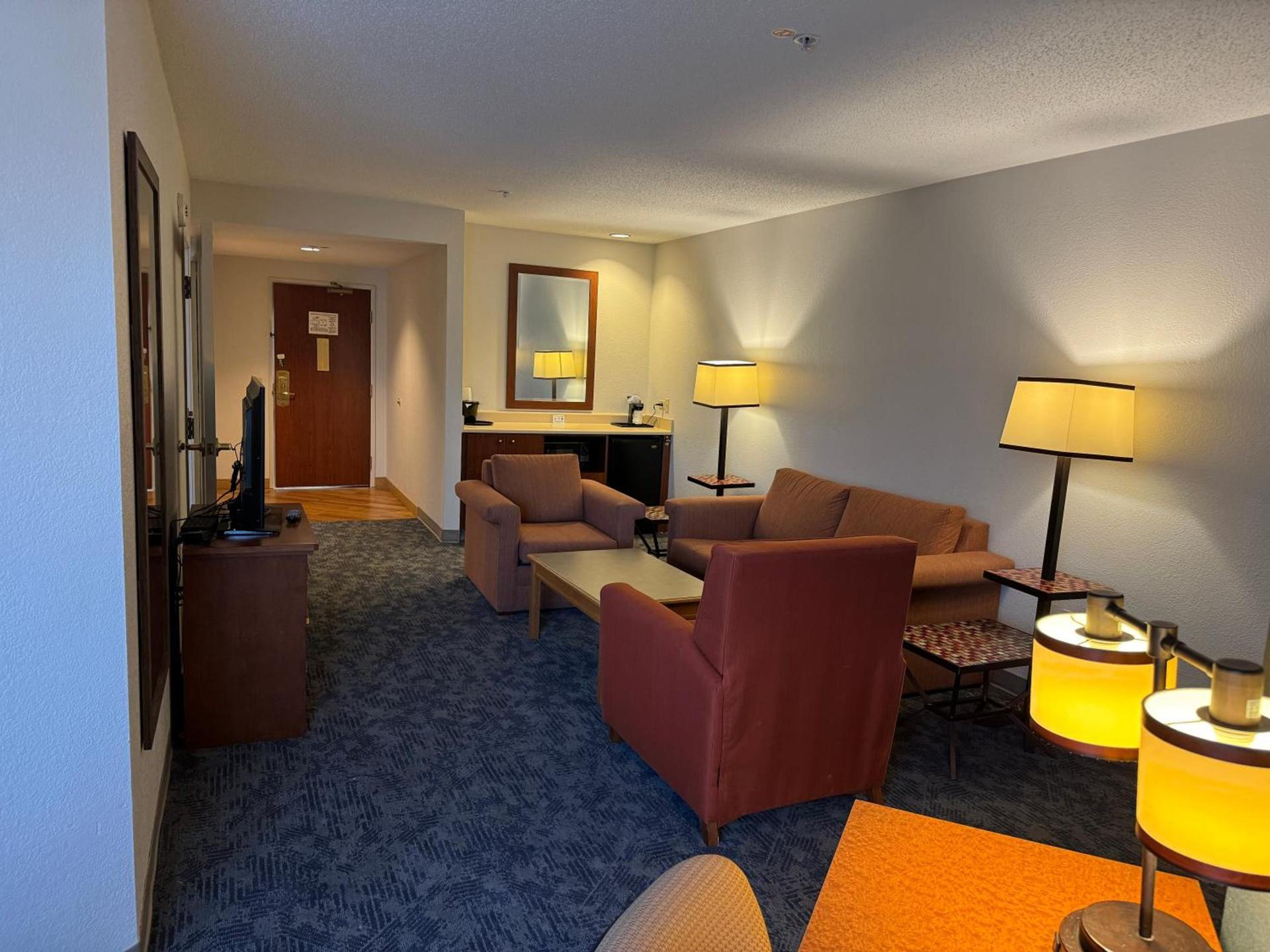 La Quinta by Wyndham Bannockburn-Deerfield photo 49