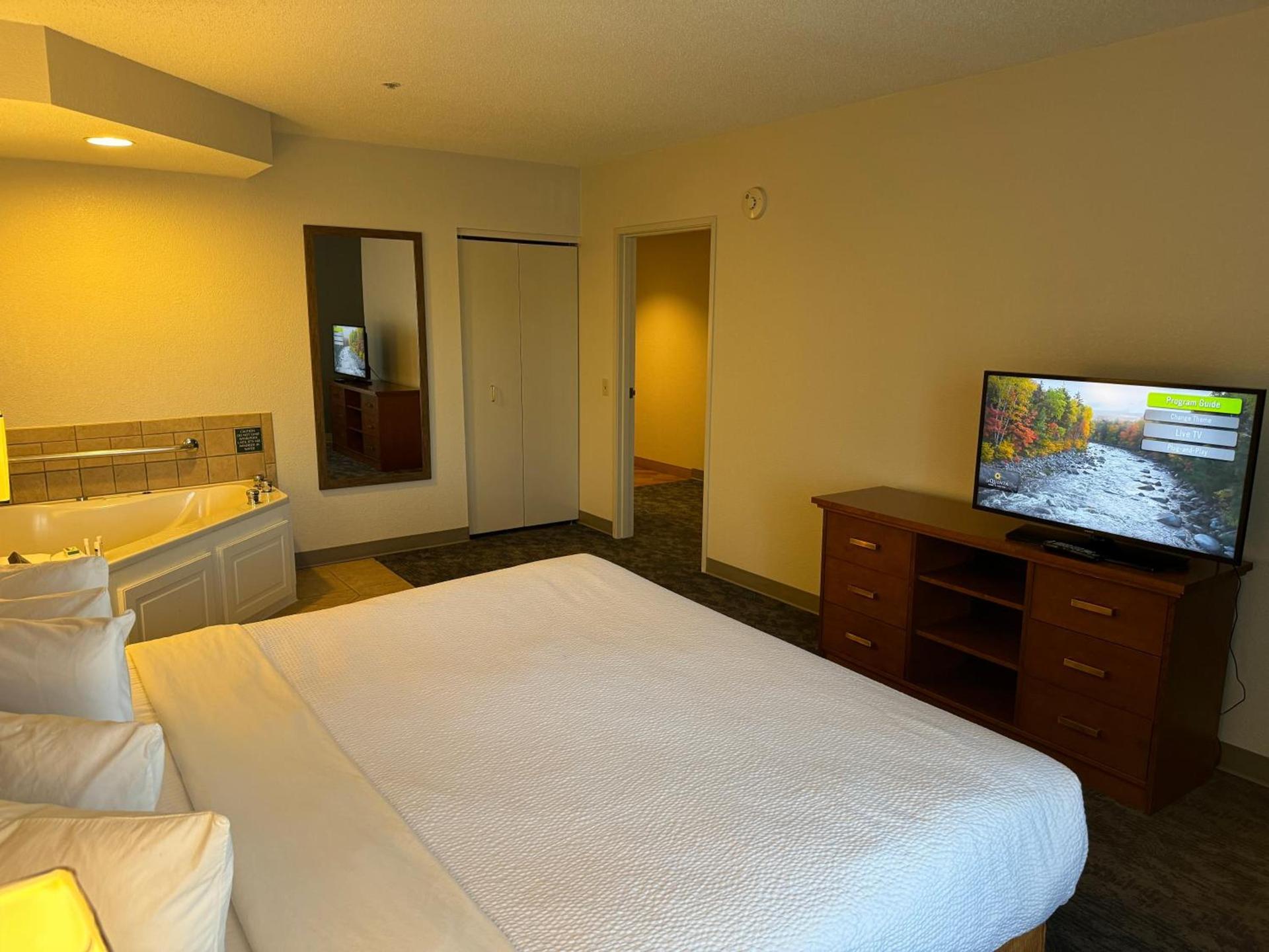 La Quinta by Wyndham Bannockburn-Deerfield photo 48