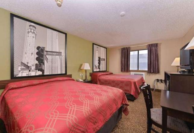 Days Inn by Wyndham Waukegan Great Lakes-Free Breakfast and Naval Base Shuttle photo 4