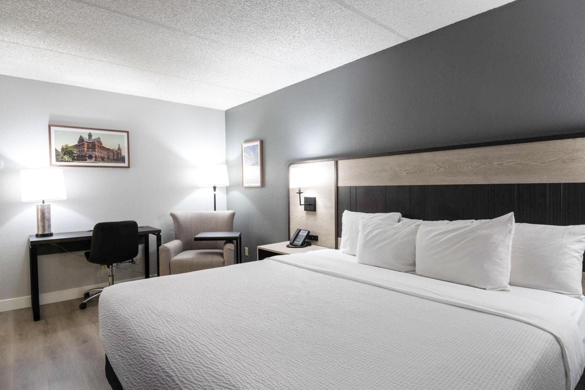 La Quinta Inn by Wyndham Stockton photo 40