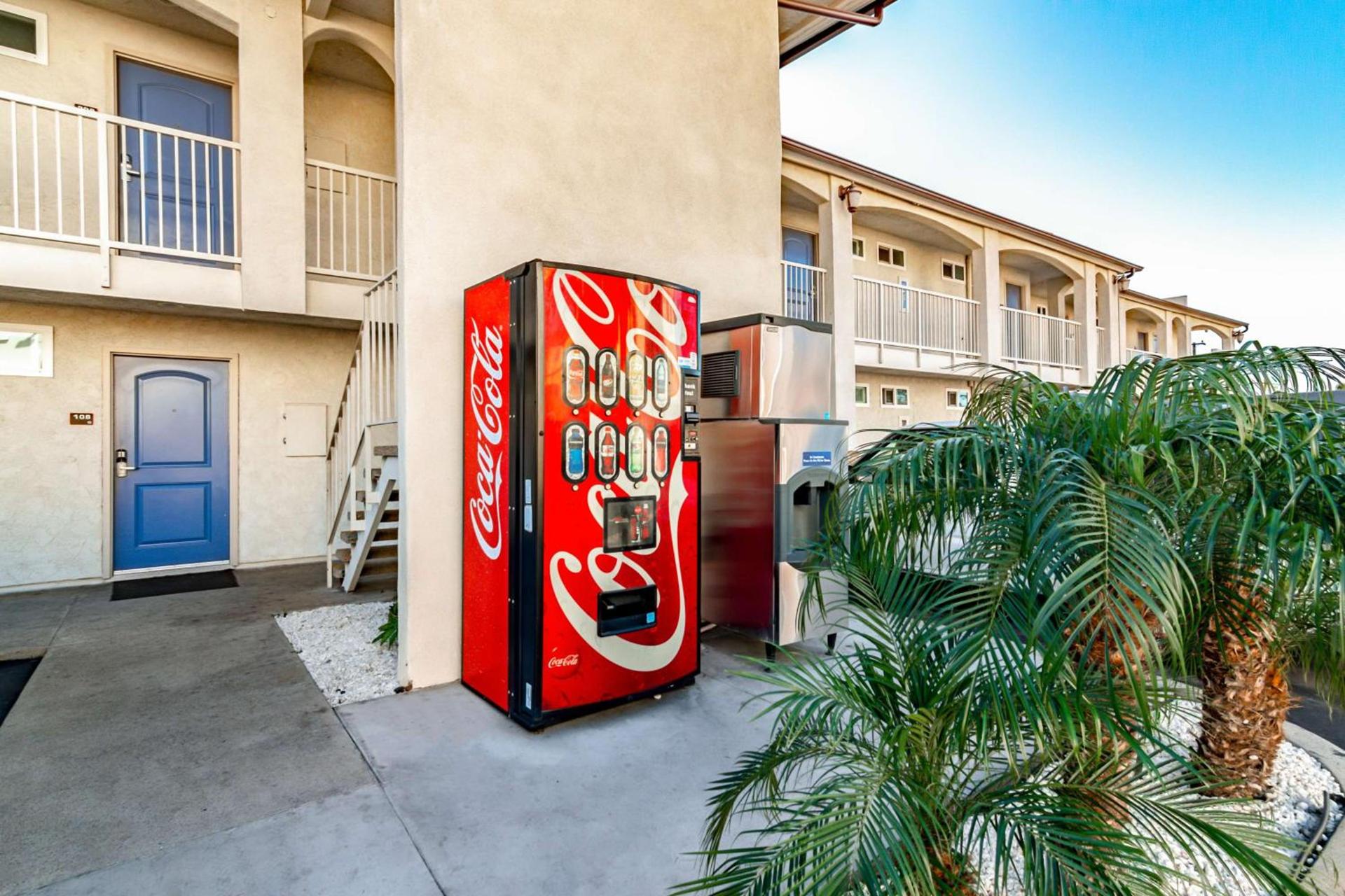 Motel 6-Anaheim, CA photo 12