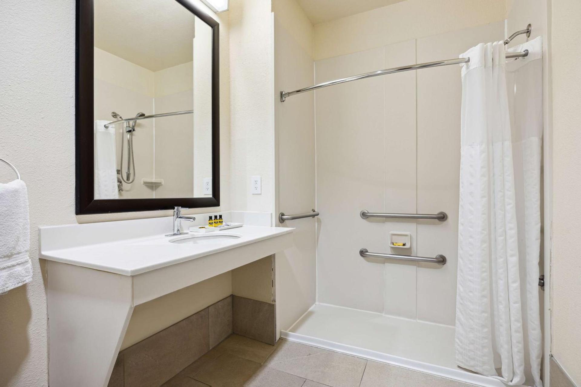 Best Western Plus Downtown Inn & Suites photo 10