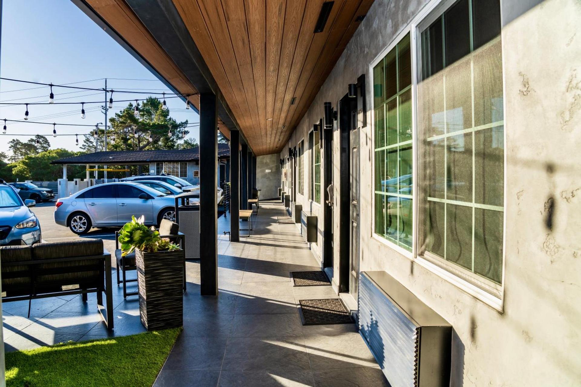 Monterey Surf Inn photo 8
