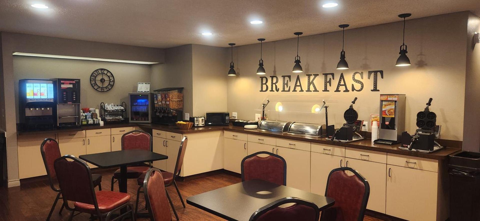 Ten Pin Inn & Suites photo 12