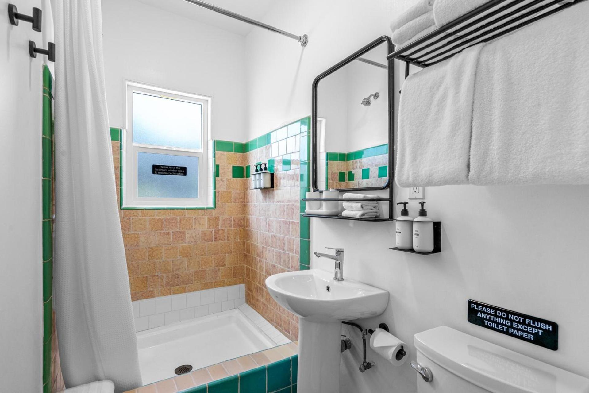 Aliza Hotel photo 3