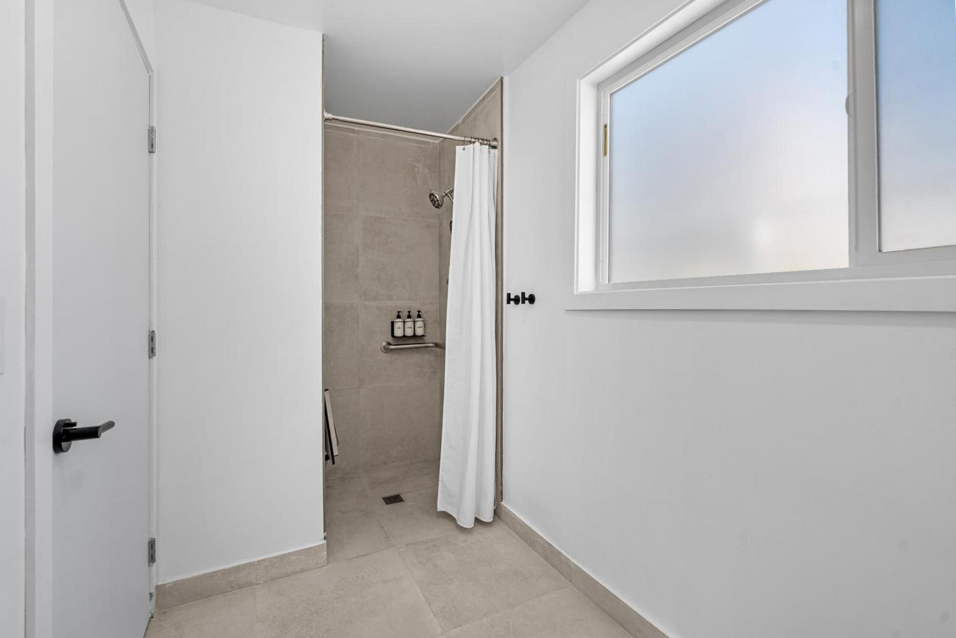 Aliza Hotel photo 28