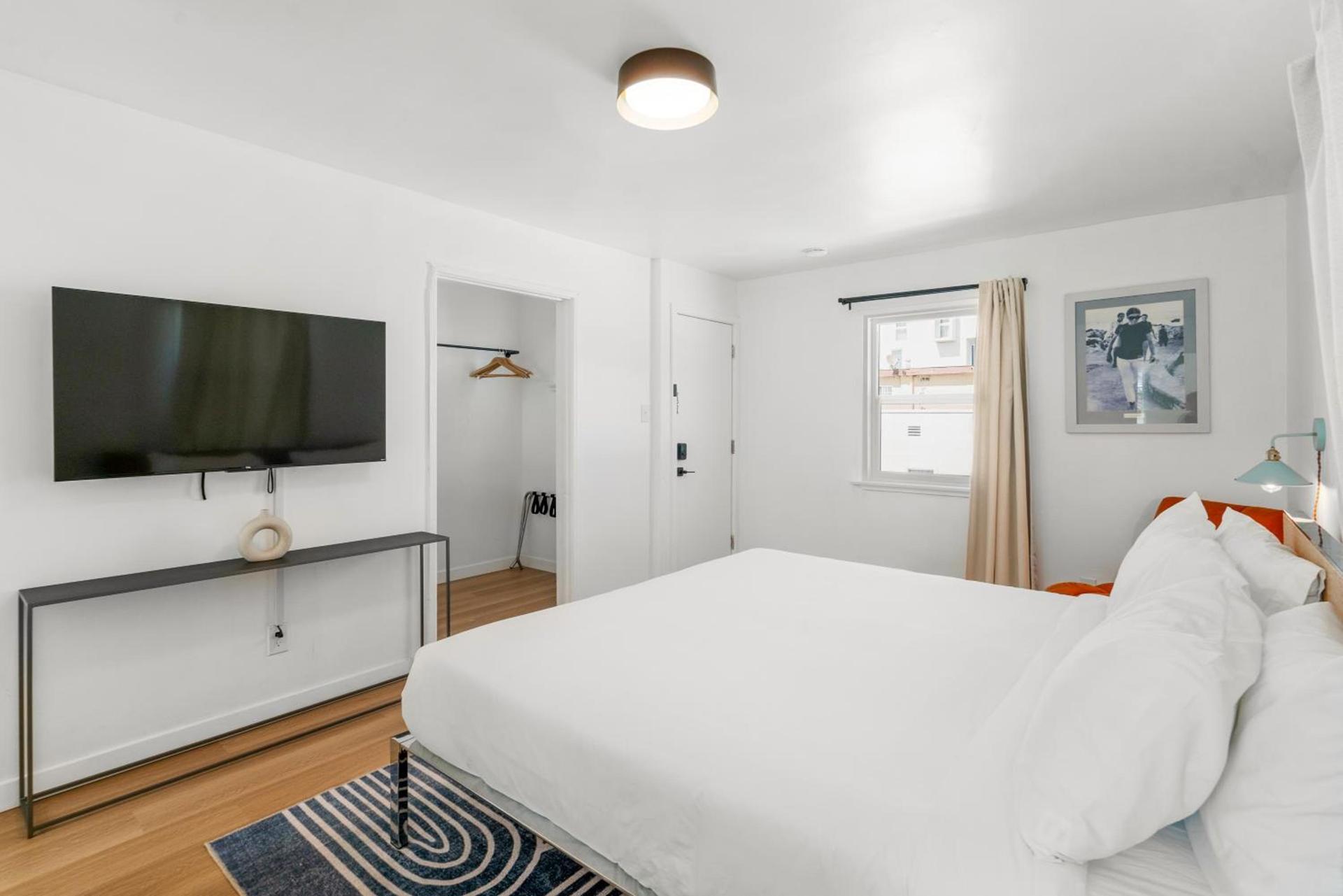 Aliza Hotel photo 40