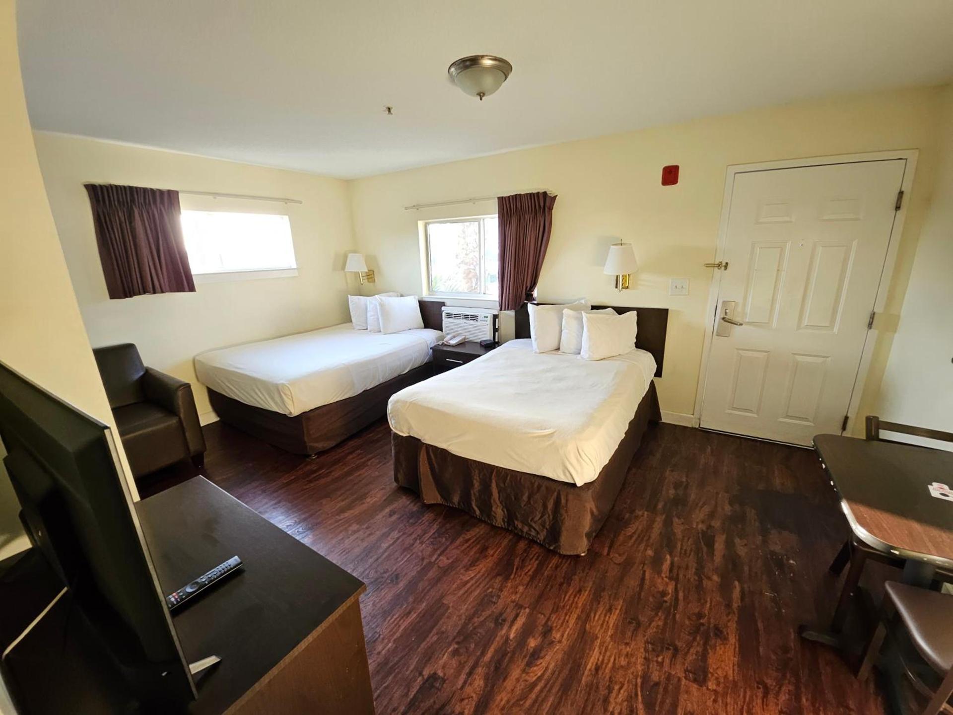 Tampa Bay Extended Stay - Airport photo 4