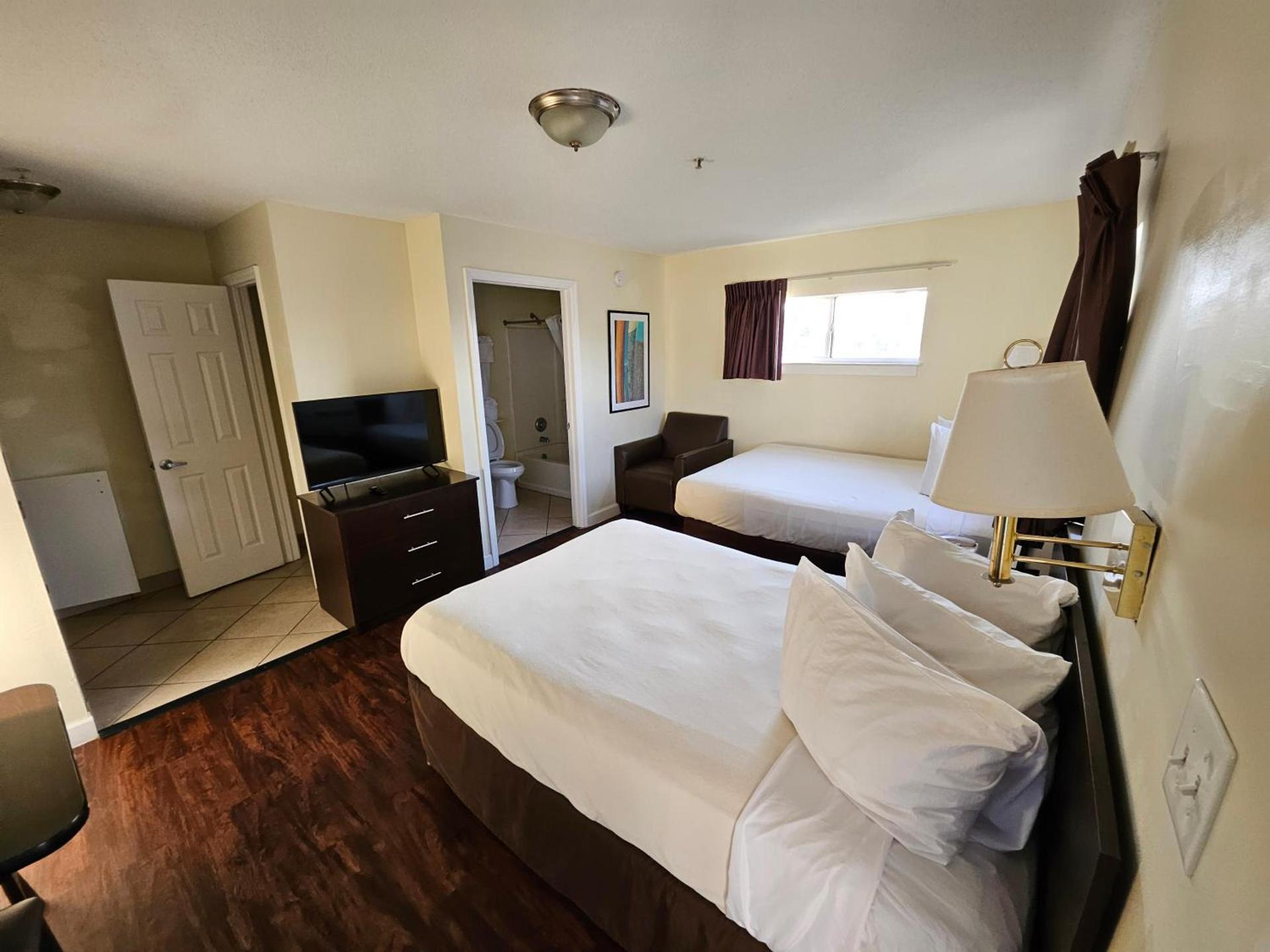 Tampa Bay Extended Stay - Airport photo 29