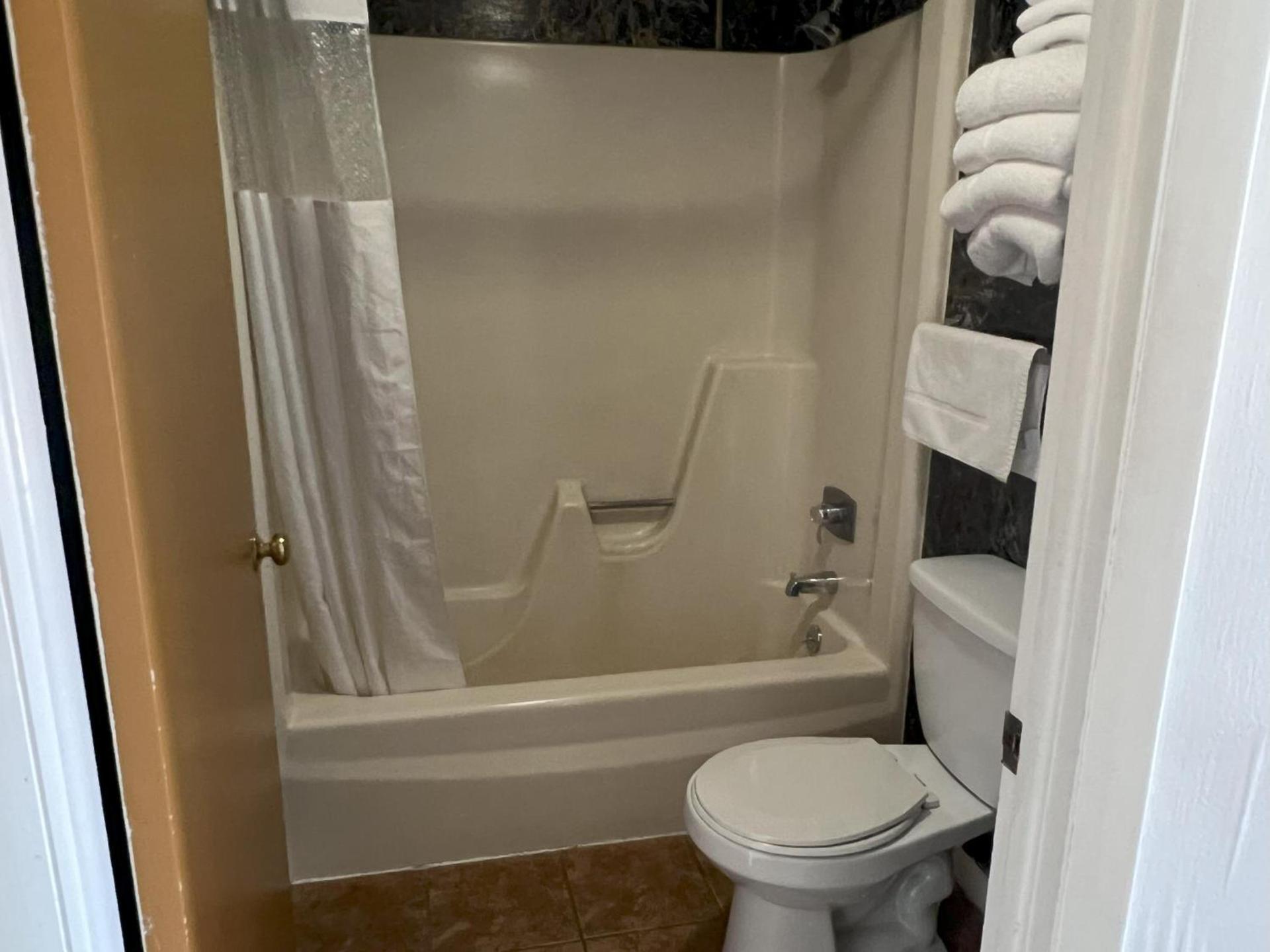 Travelodge by Wyndham Hershey photo 29