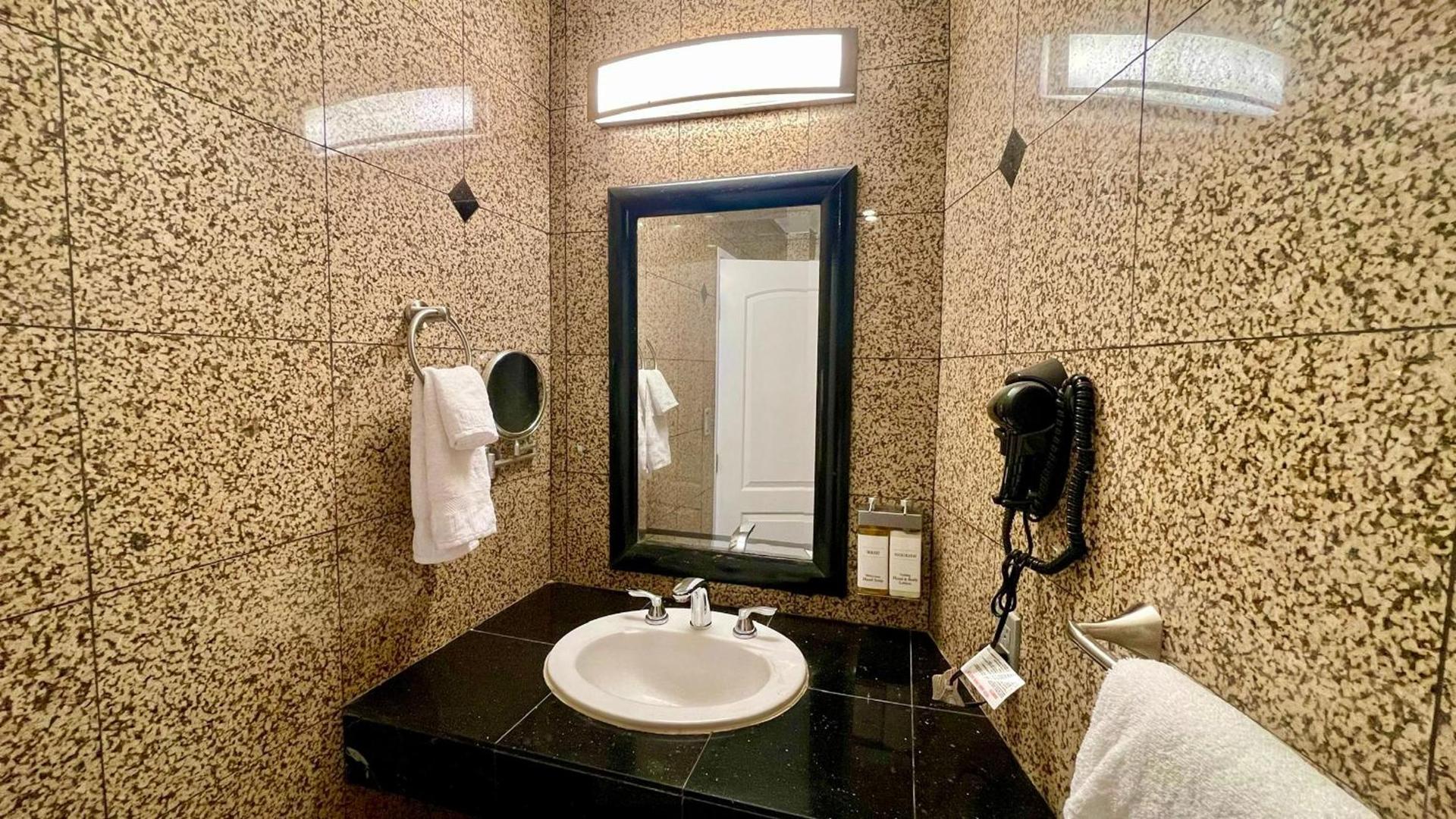 Quintessence ApartHotel photo 60