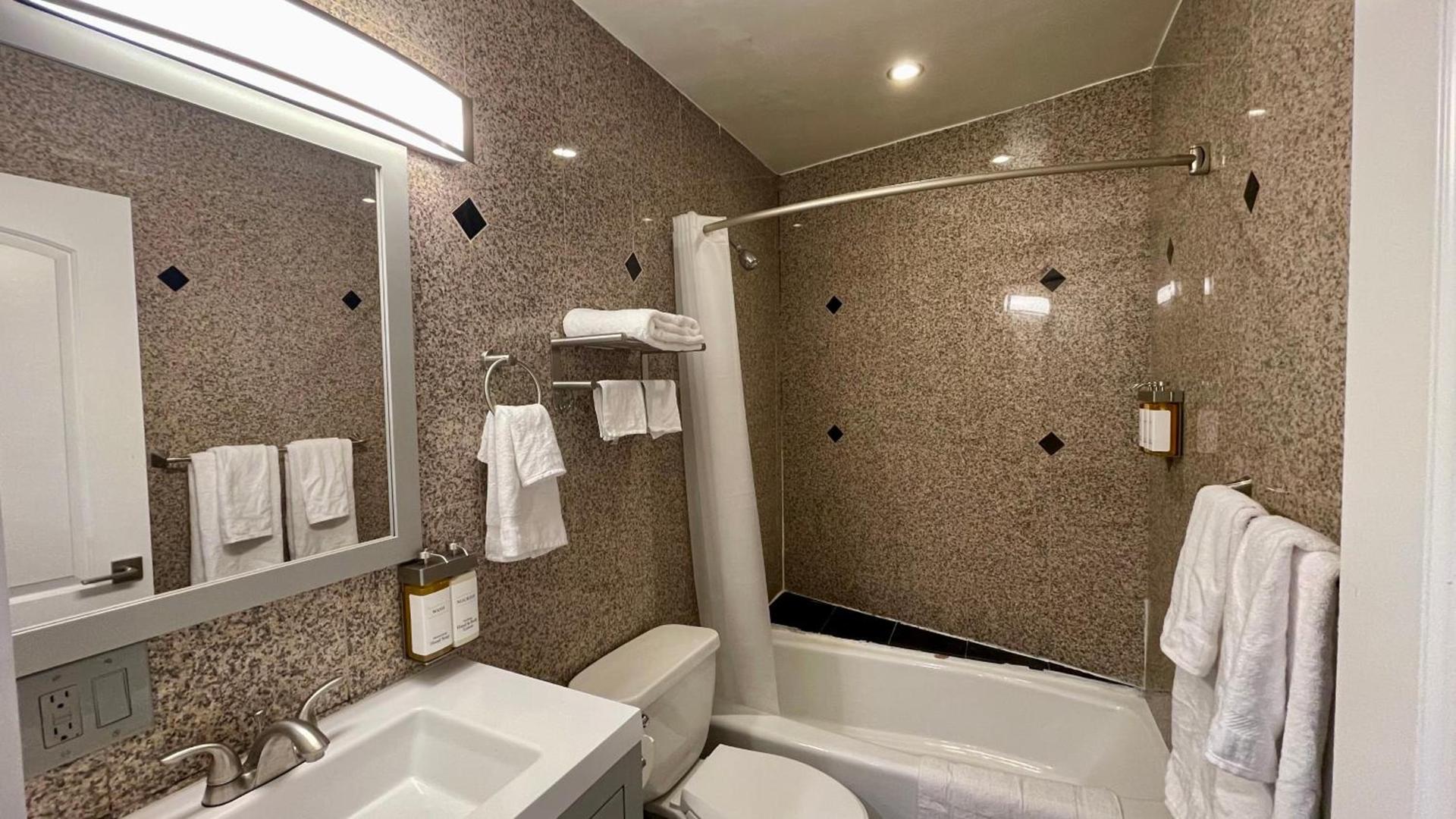 Quintessence ApartHotel photo 73