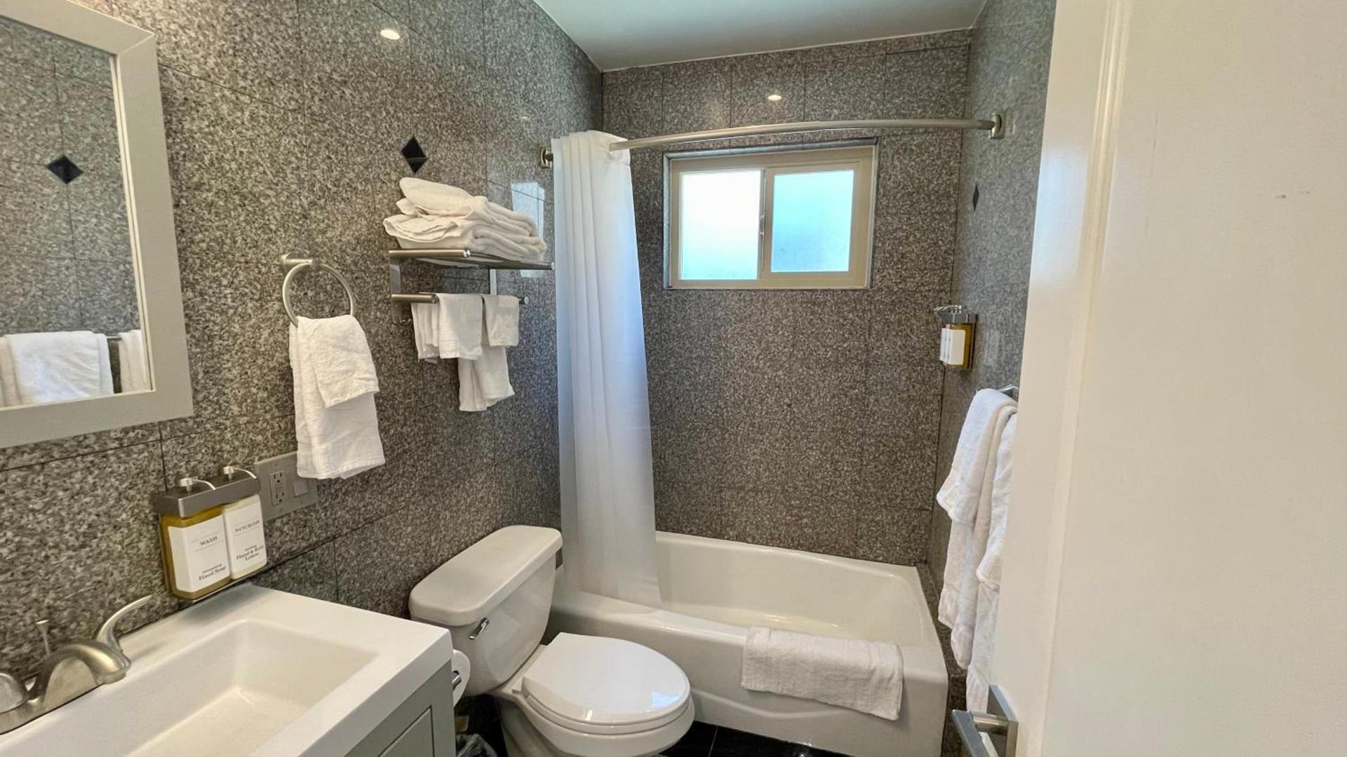 Quintessence ApartHotel photo 67