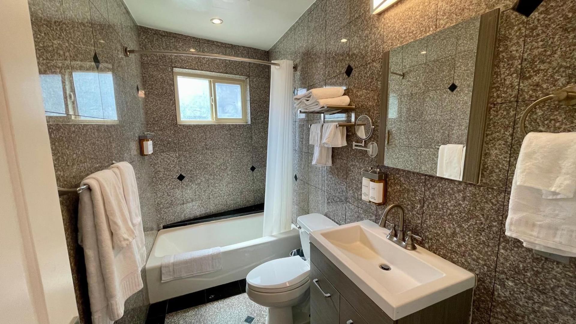 Quintessence ApartHotel photo 15