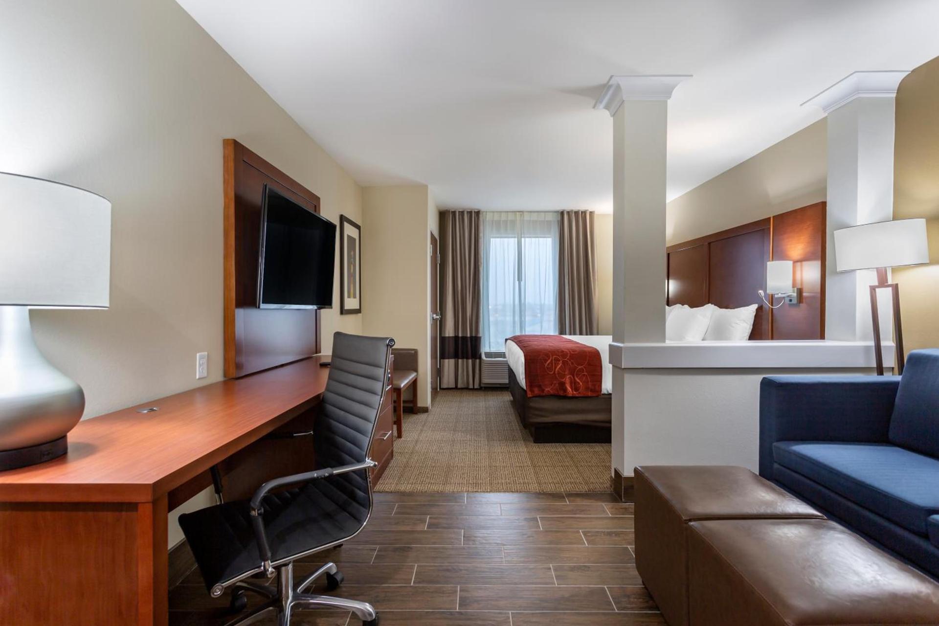 Comfort Suites Bowling Green Southeast photo 12