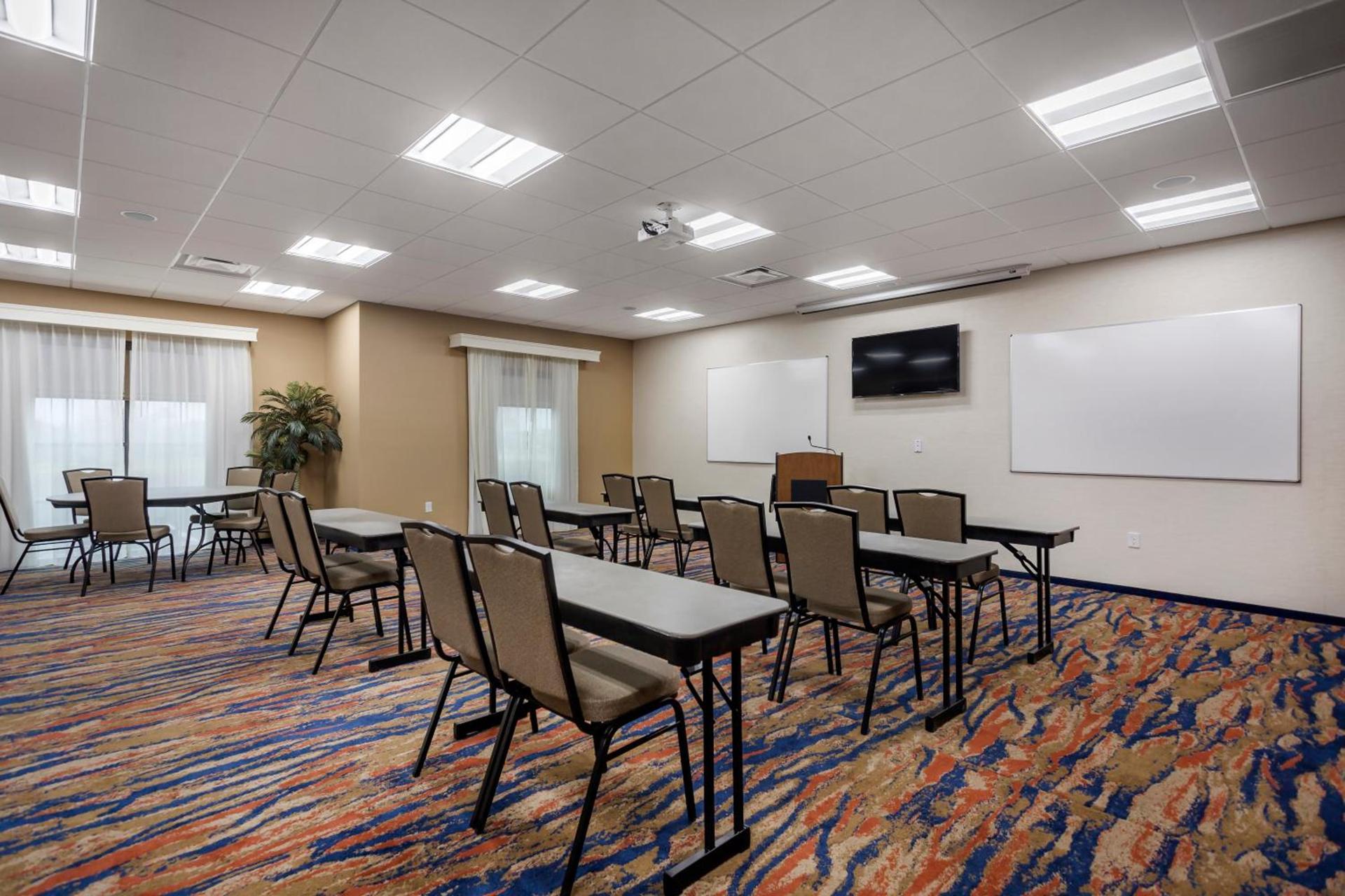 Comfort Suites Bowling Green Southeast photo 26