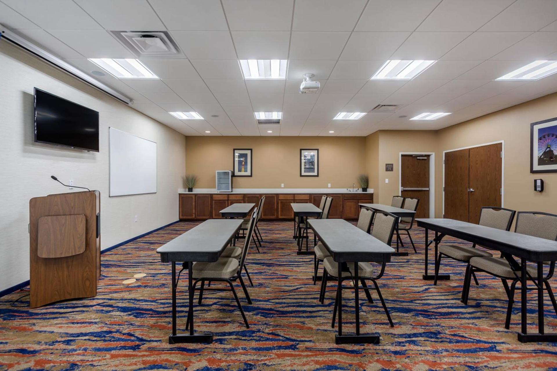 Comfort Suites Bowling Green Southeast photo 29