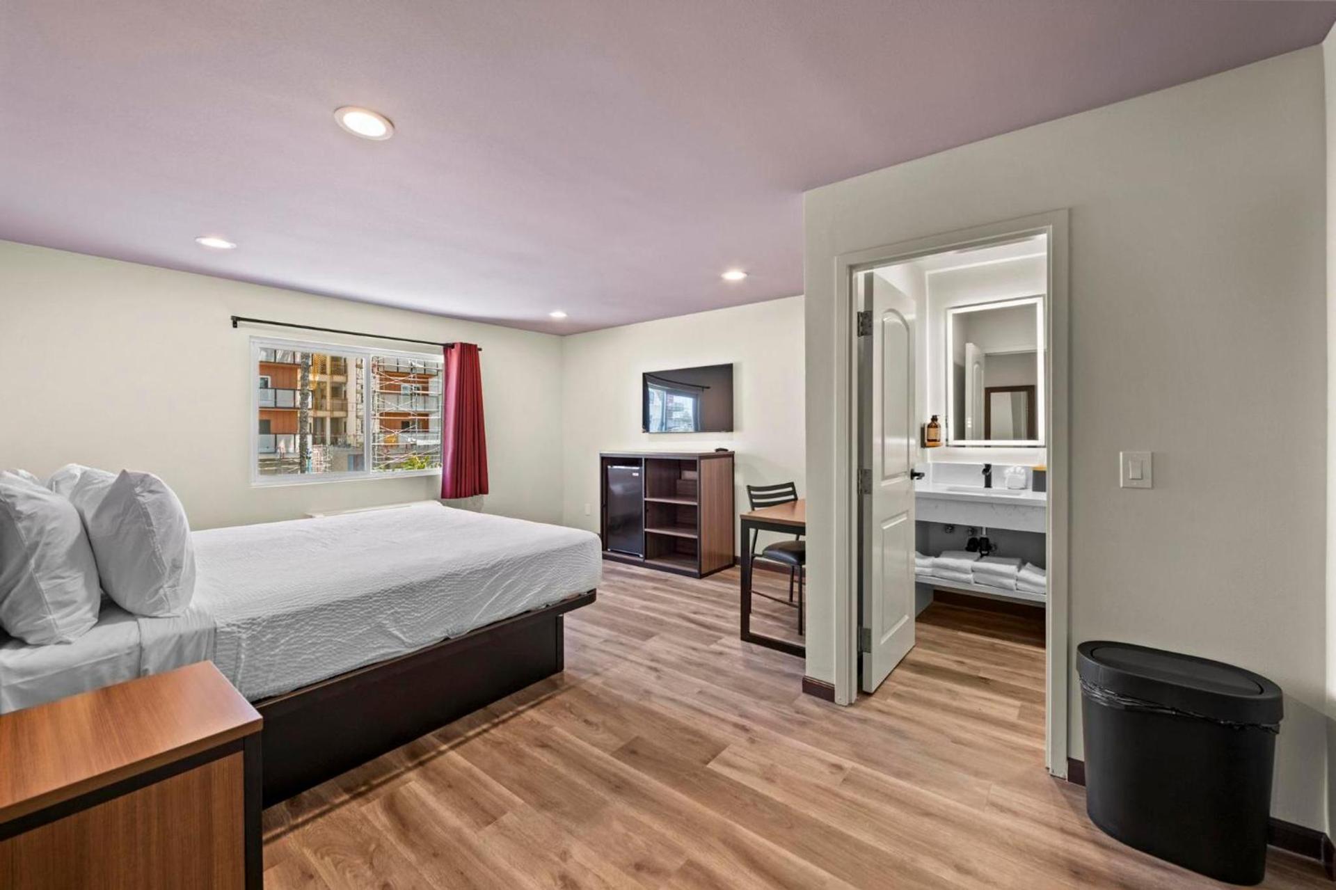 Hyland Inn Long Beach photo 17