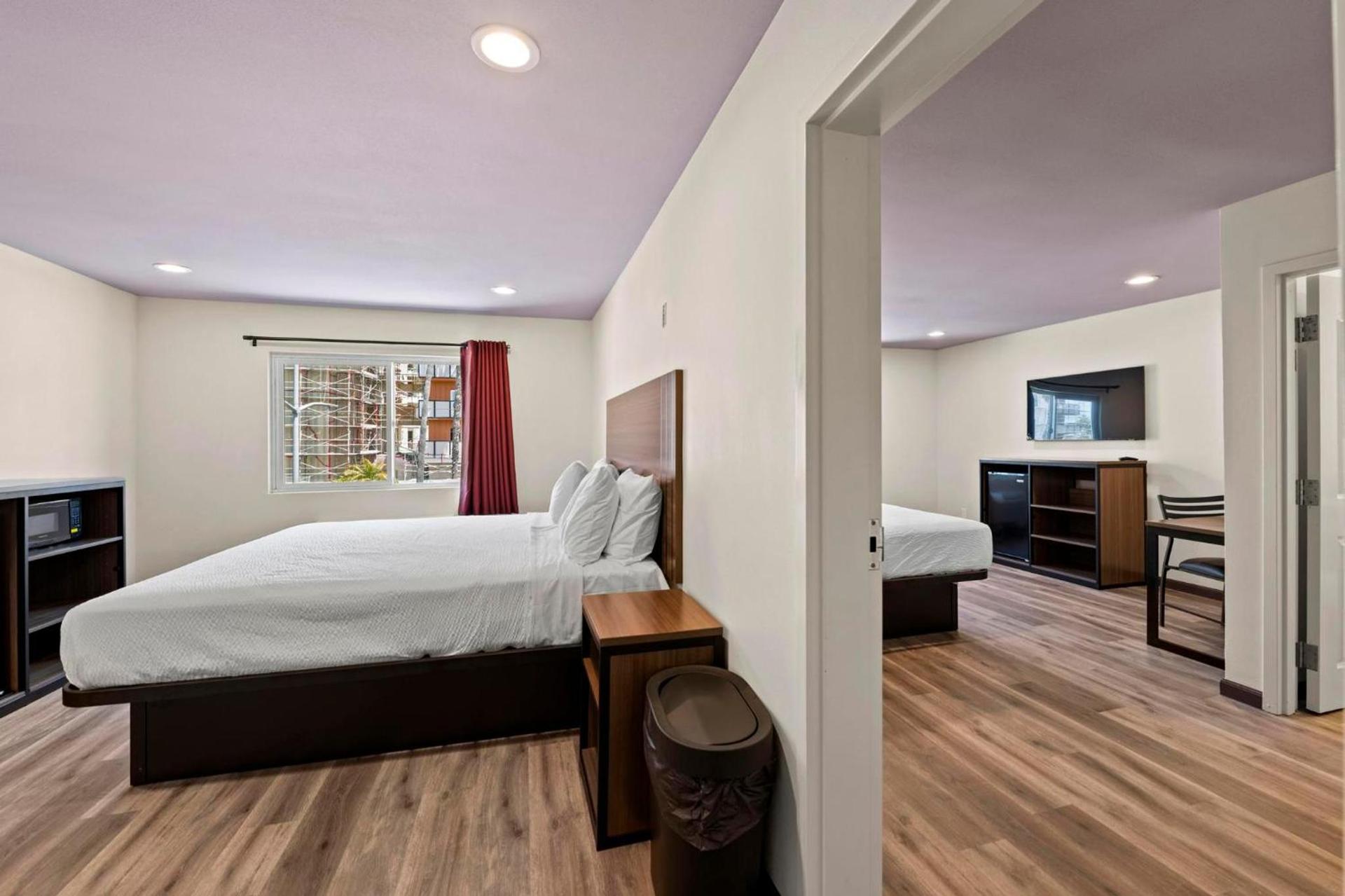 Hyland Inn Long Beach photo 27