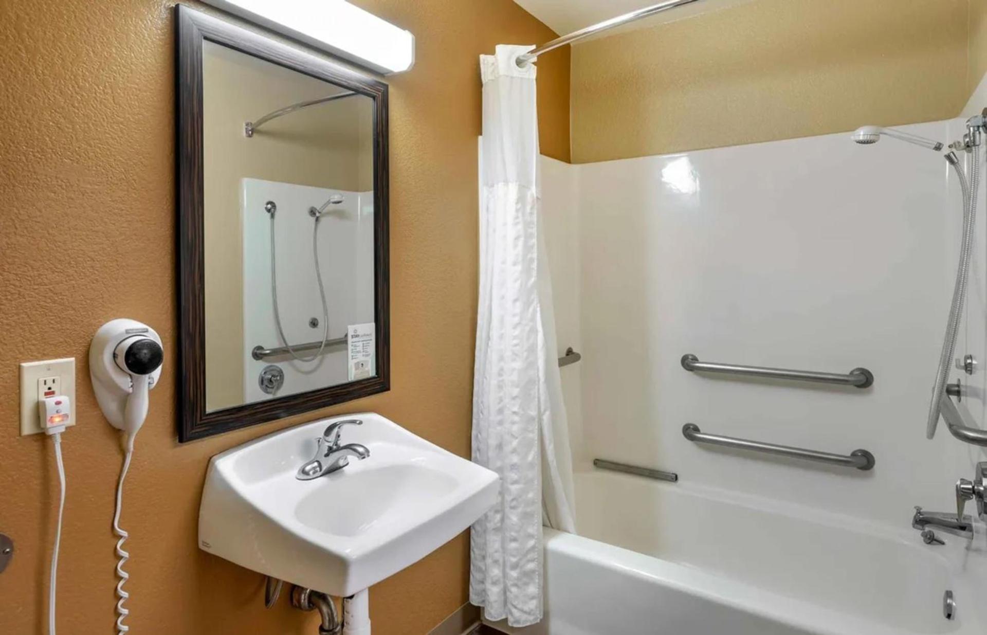 Relax Suites Extended Stay - La Mirada photo 8