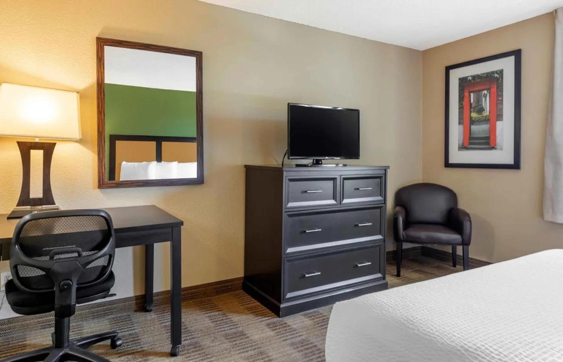 Relax Suites Extended Stay - La Mirada photo 14