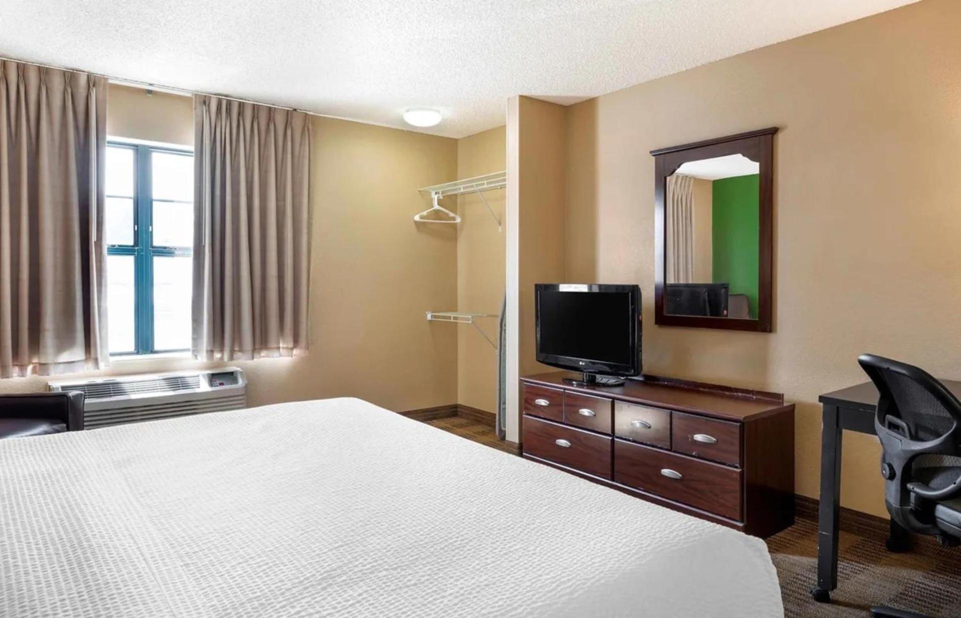 Relax Suites Extended Stay - La Mirada photo 16