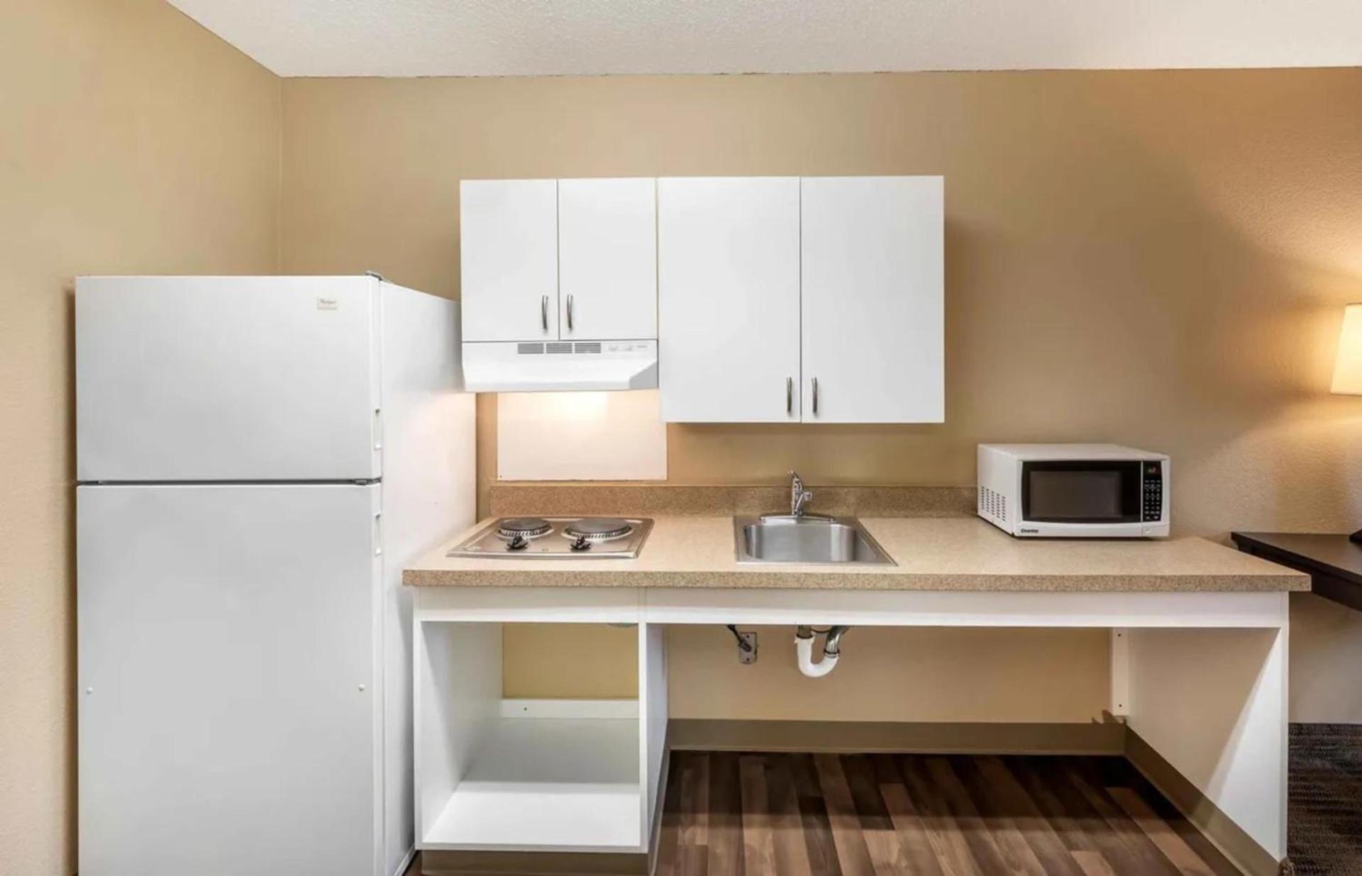 Relax Suites Extended Stay - La Mirada photo 10