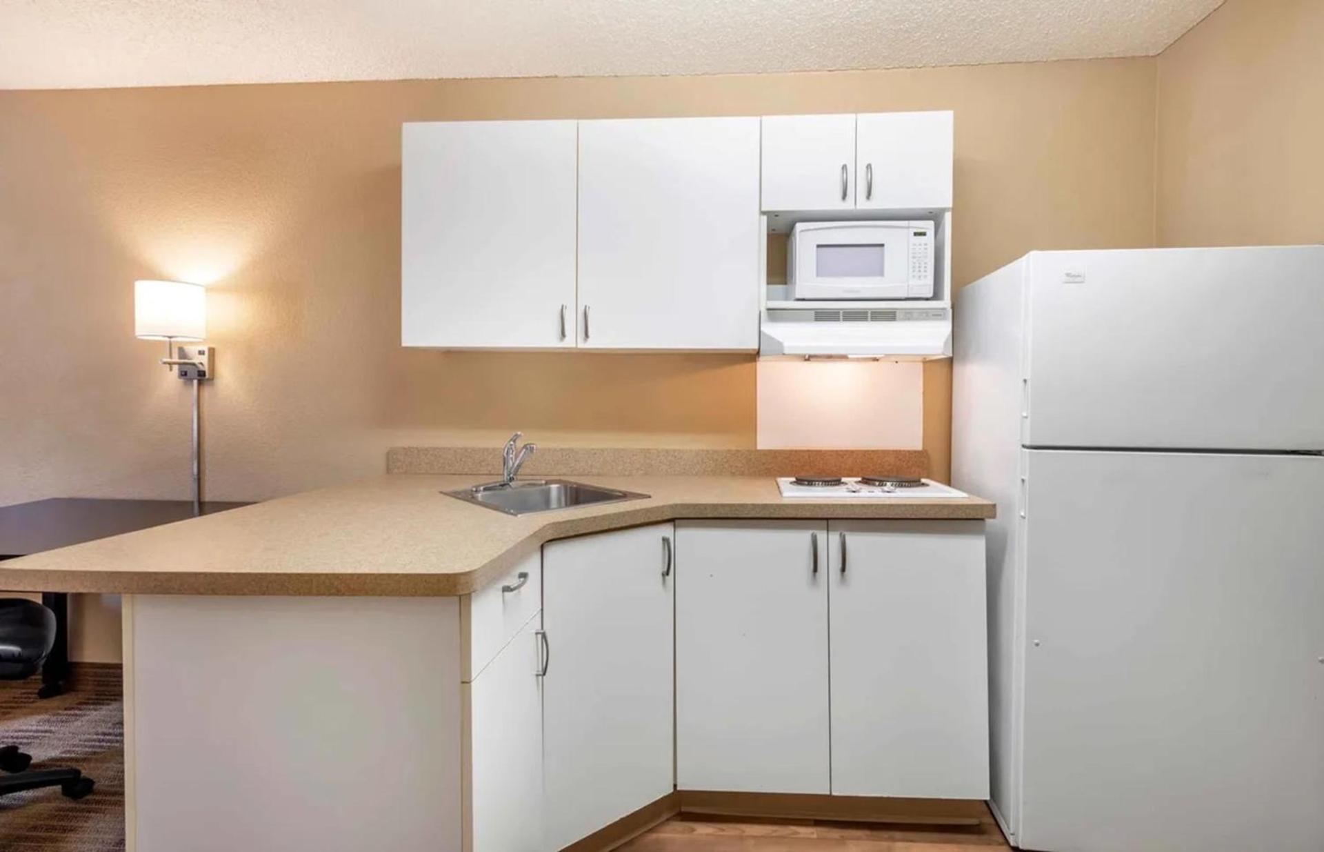 Relax Suites Extended Stay - La Mirada photo 23