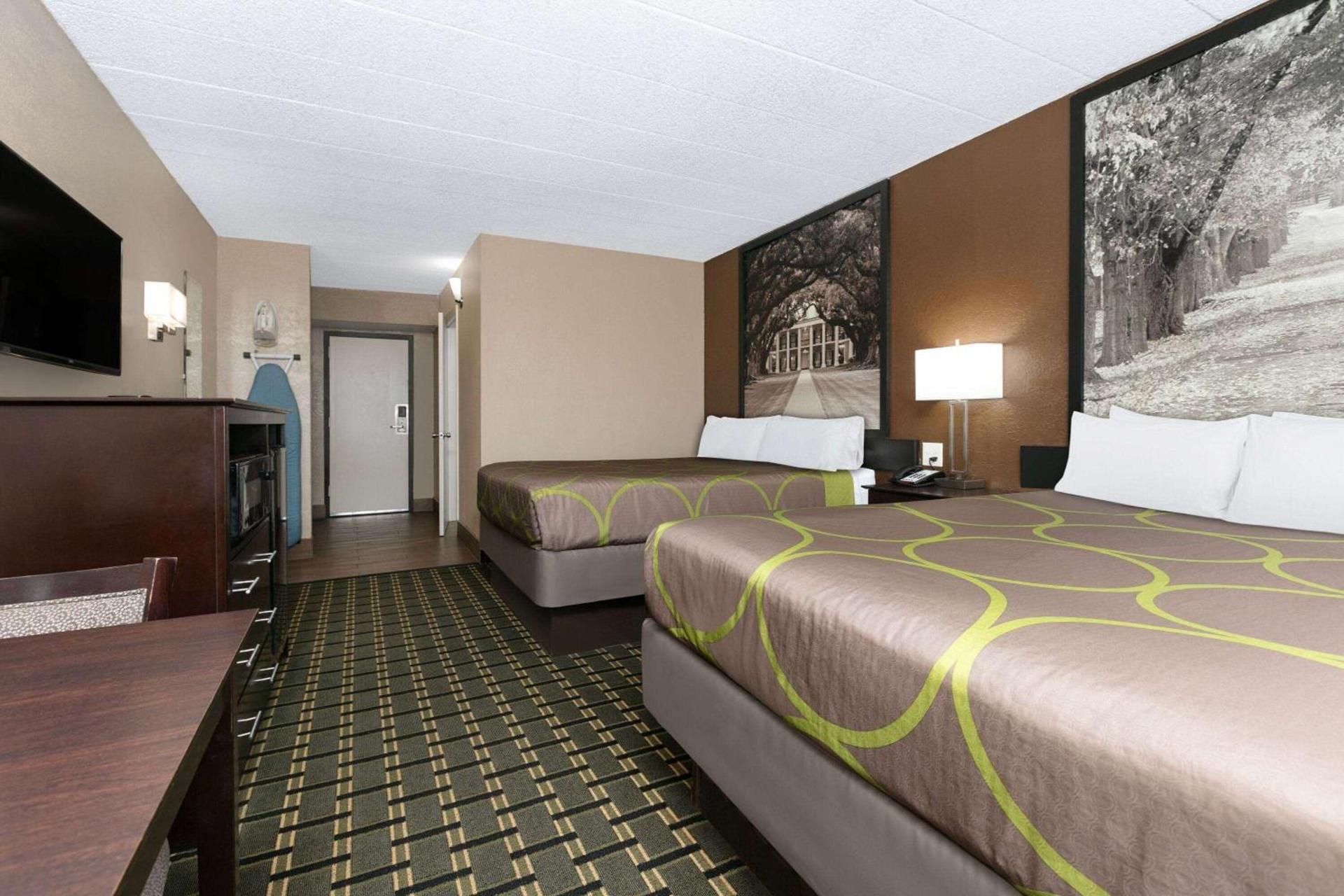 Super 8 by Wyndham Grand Prairie North photo 9