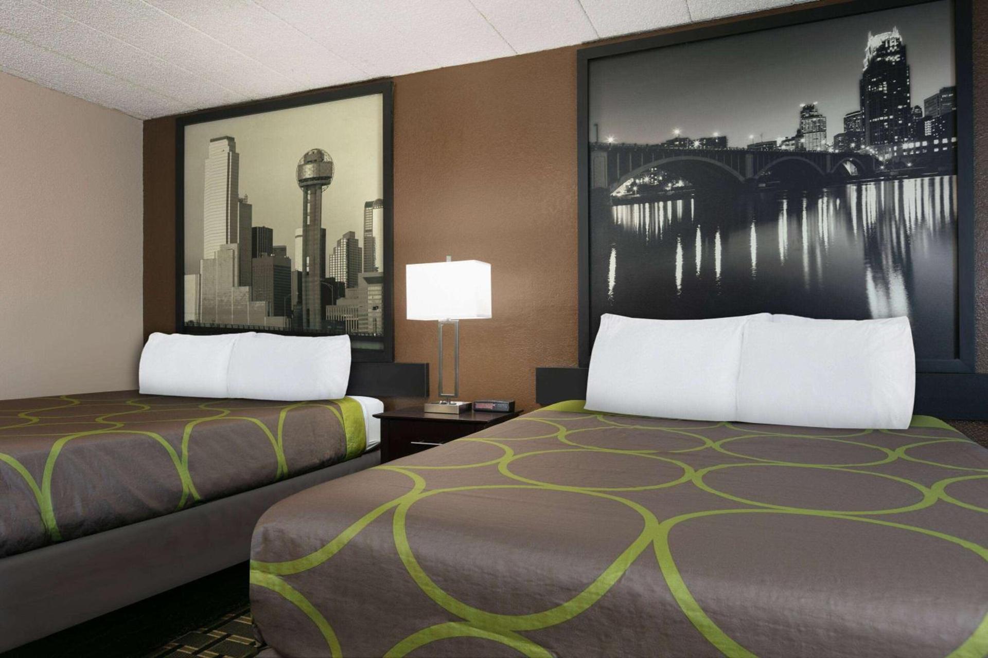 Super 8 by Wyndham Grand Prairie North photo 16