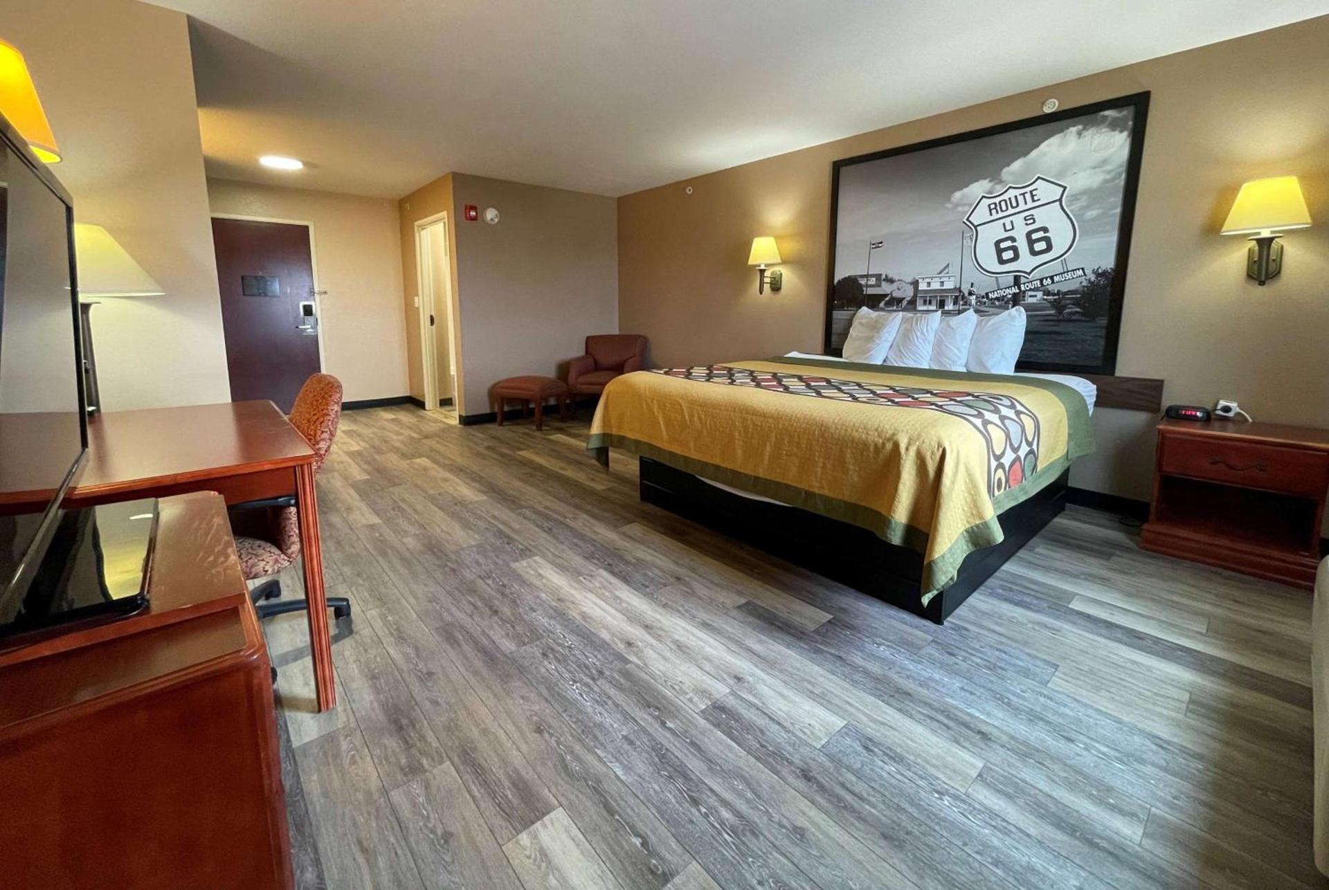 Super 8 by Wyndham Rolla photo 16