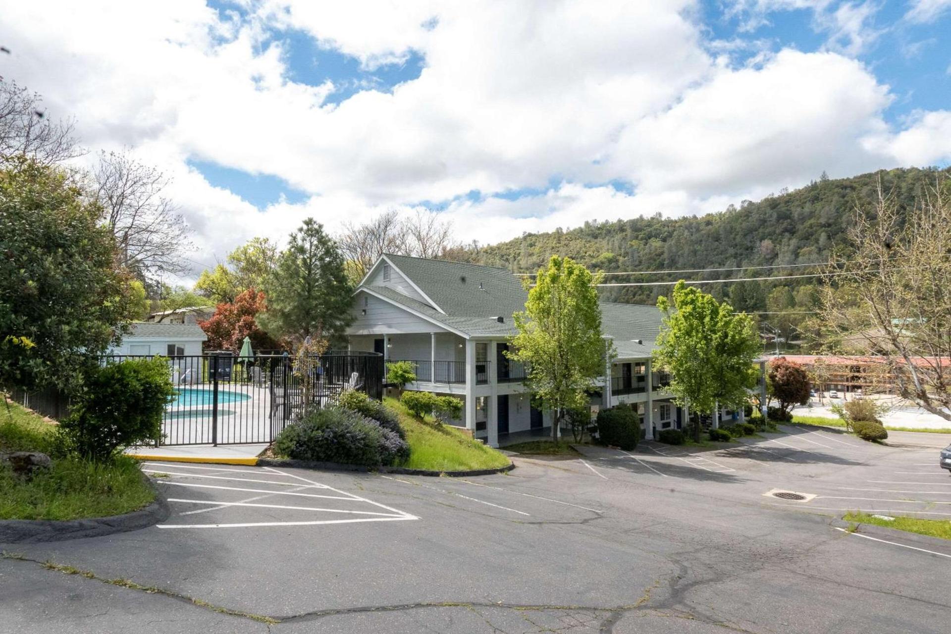 Quality Inn Yosemite Valley Gateway photo 38