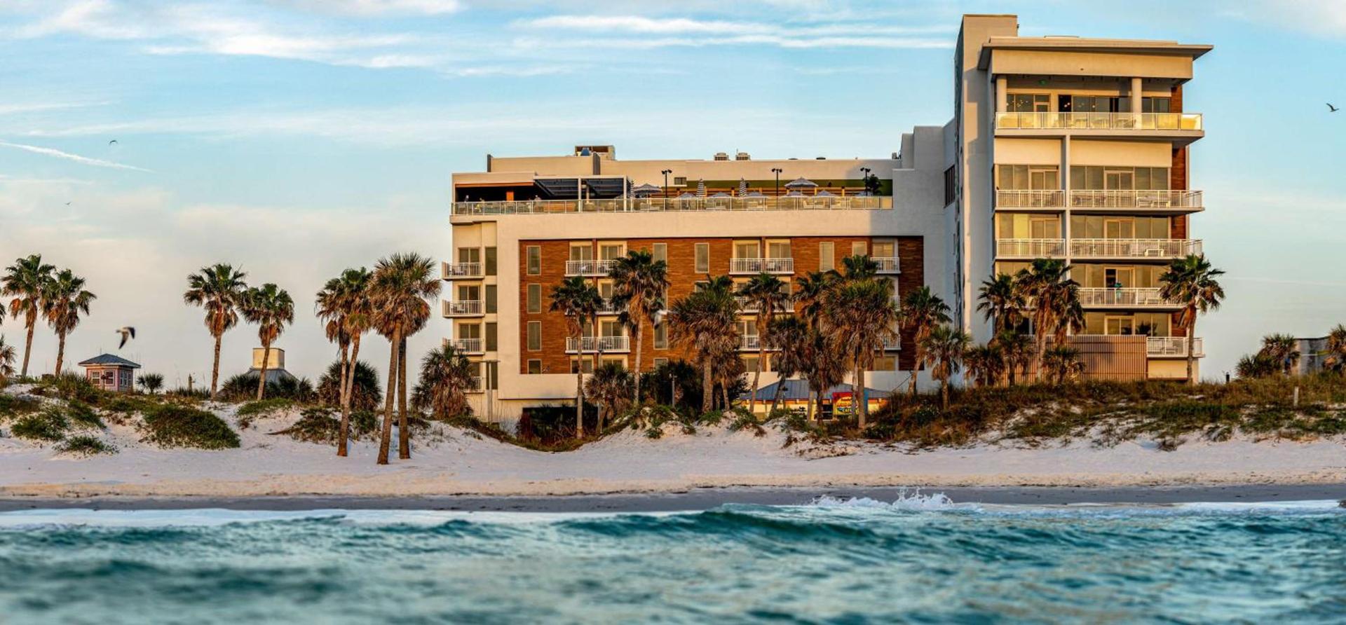 The Hiatus Clearwater Beach, Curio Collection By Hilton photo 3