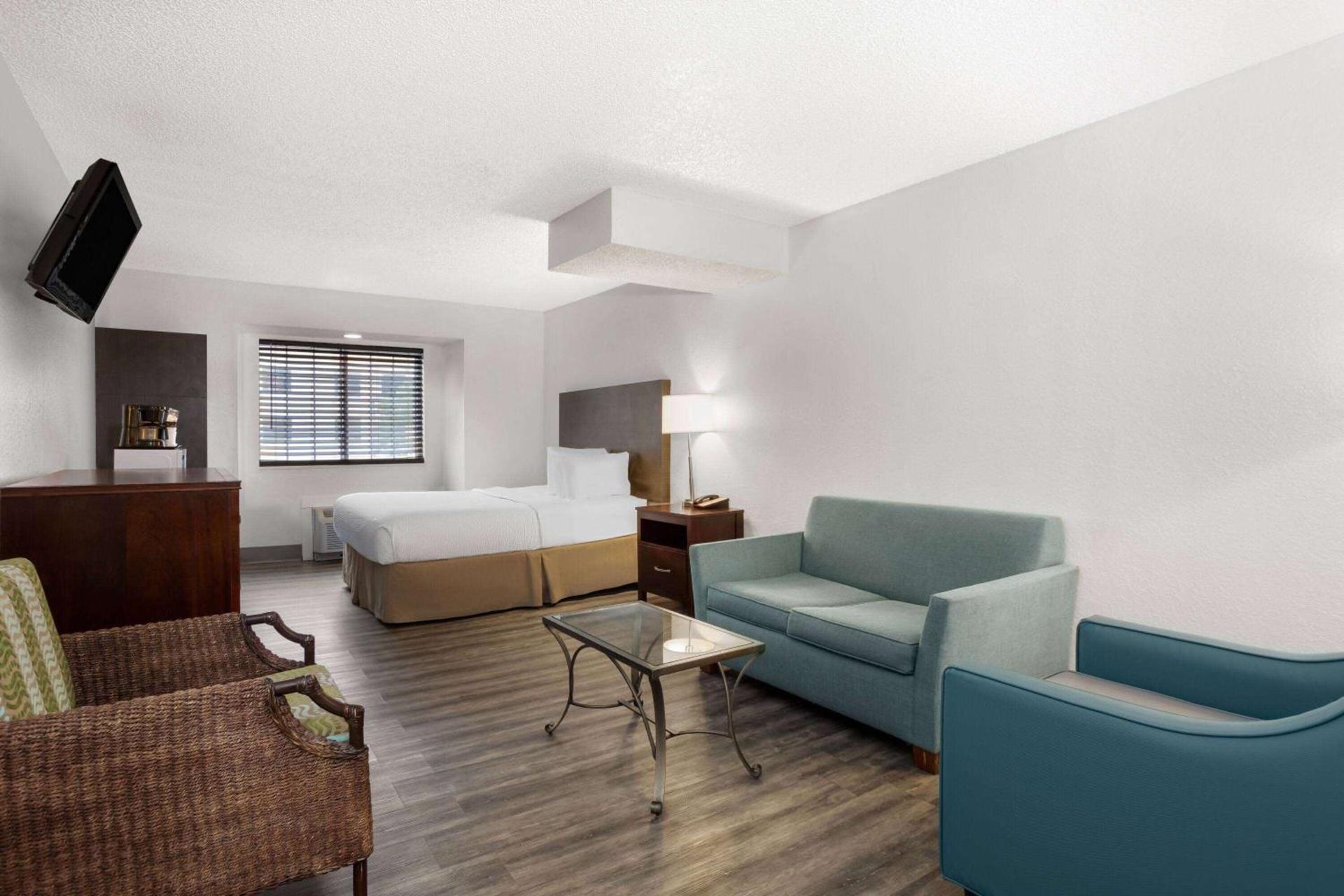 Baymont by Wyndham Orlando-International Dr-Universal Blvd photo 13
