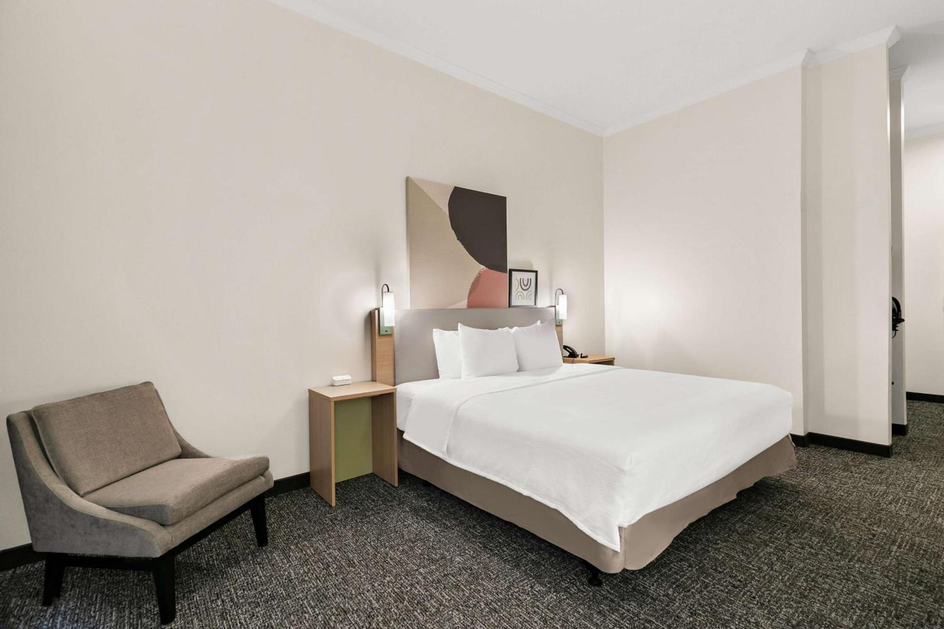 Spark by Hilton Commerce, GA photo 27