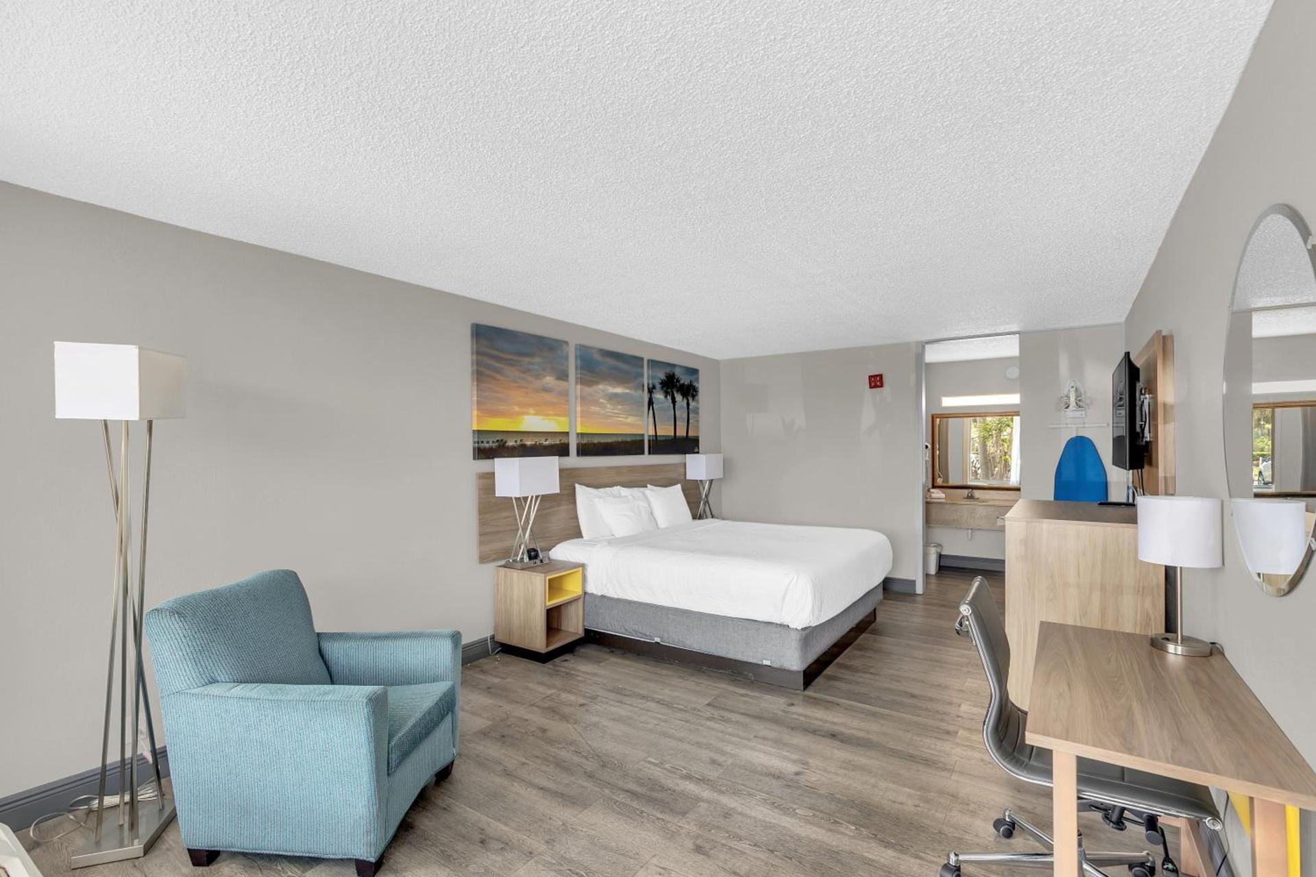 Days Inn by Wyndham Titusville Kennedy Space Center photo 55