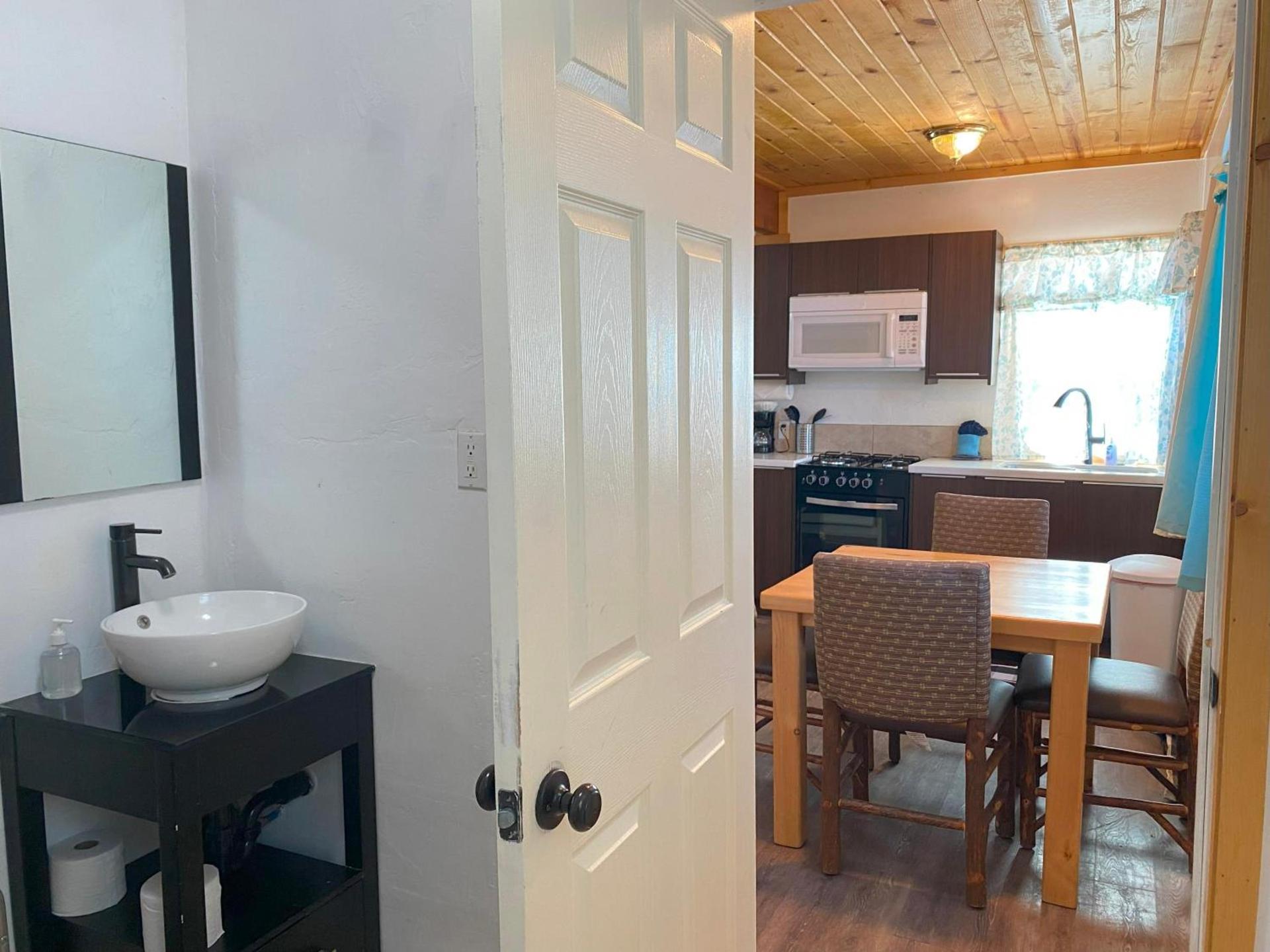 Blue Horizon Lodge photo 27