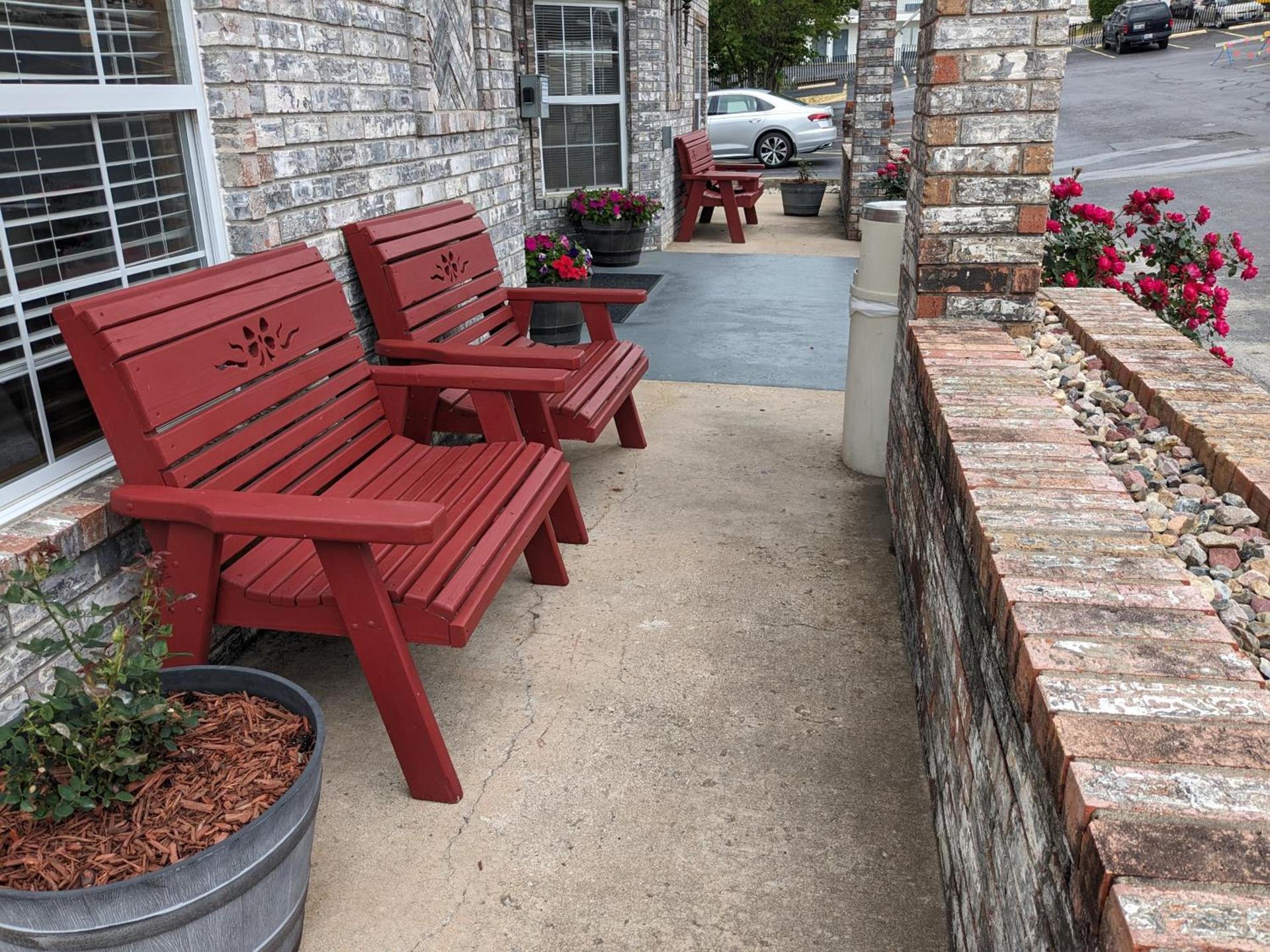 Dutton Inn photo 47