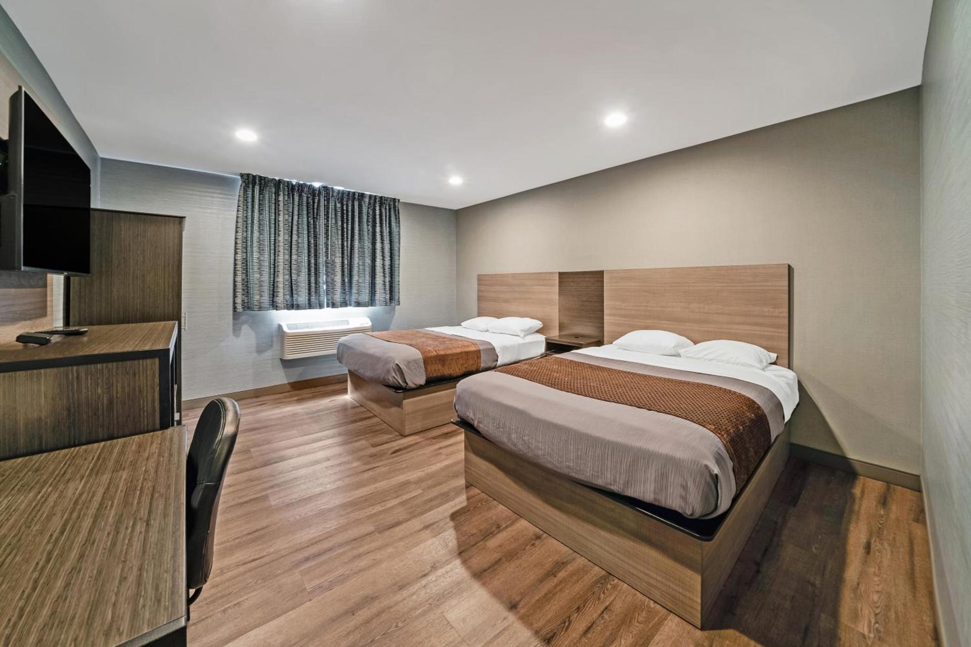 Americas Best Value Inn Foxboro photo 3